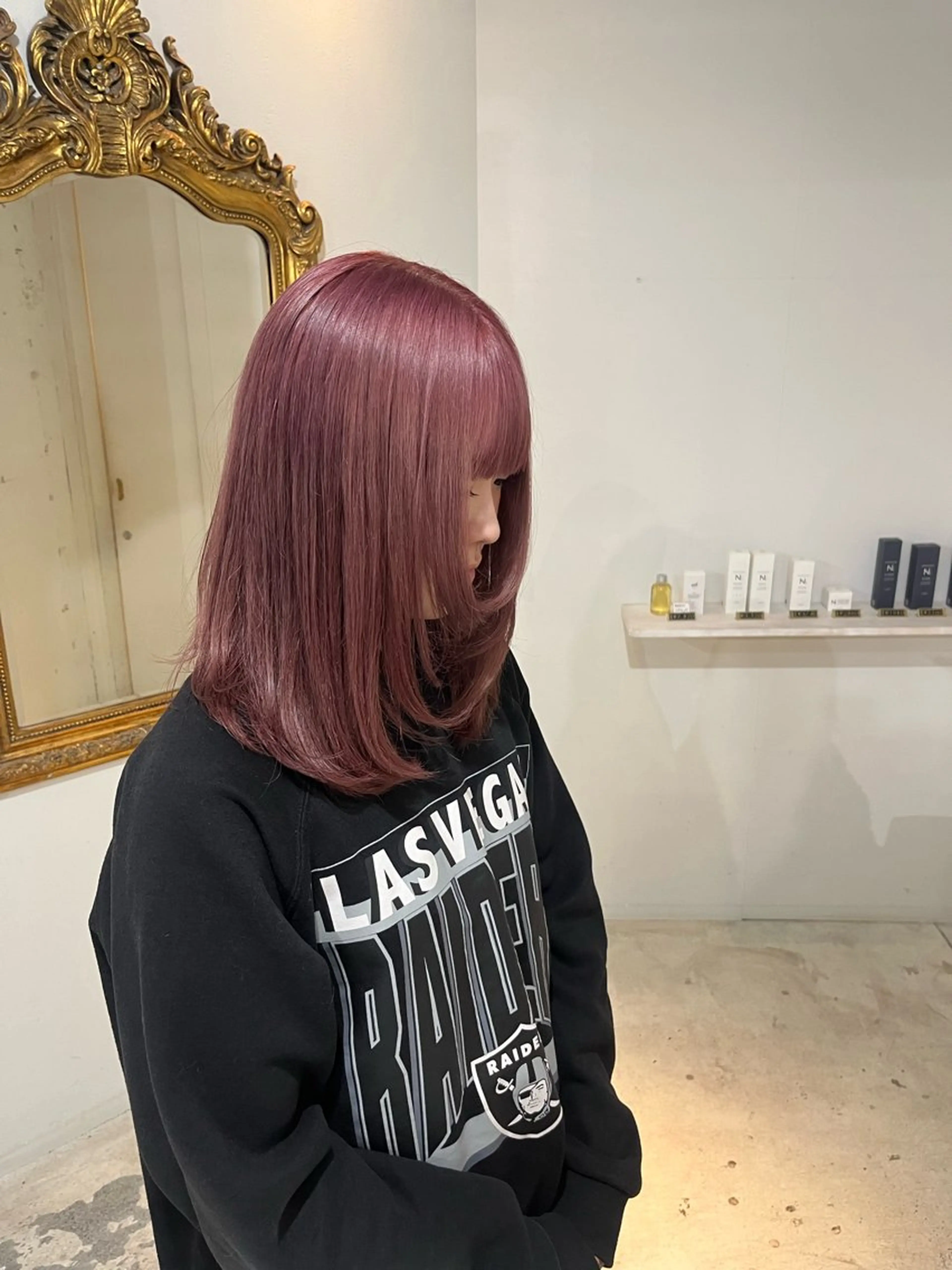 ミディアム ヘアカラー 🩶ハイトーン🖤 URARAのヘアスタイル