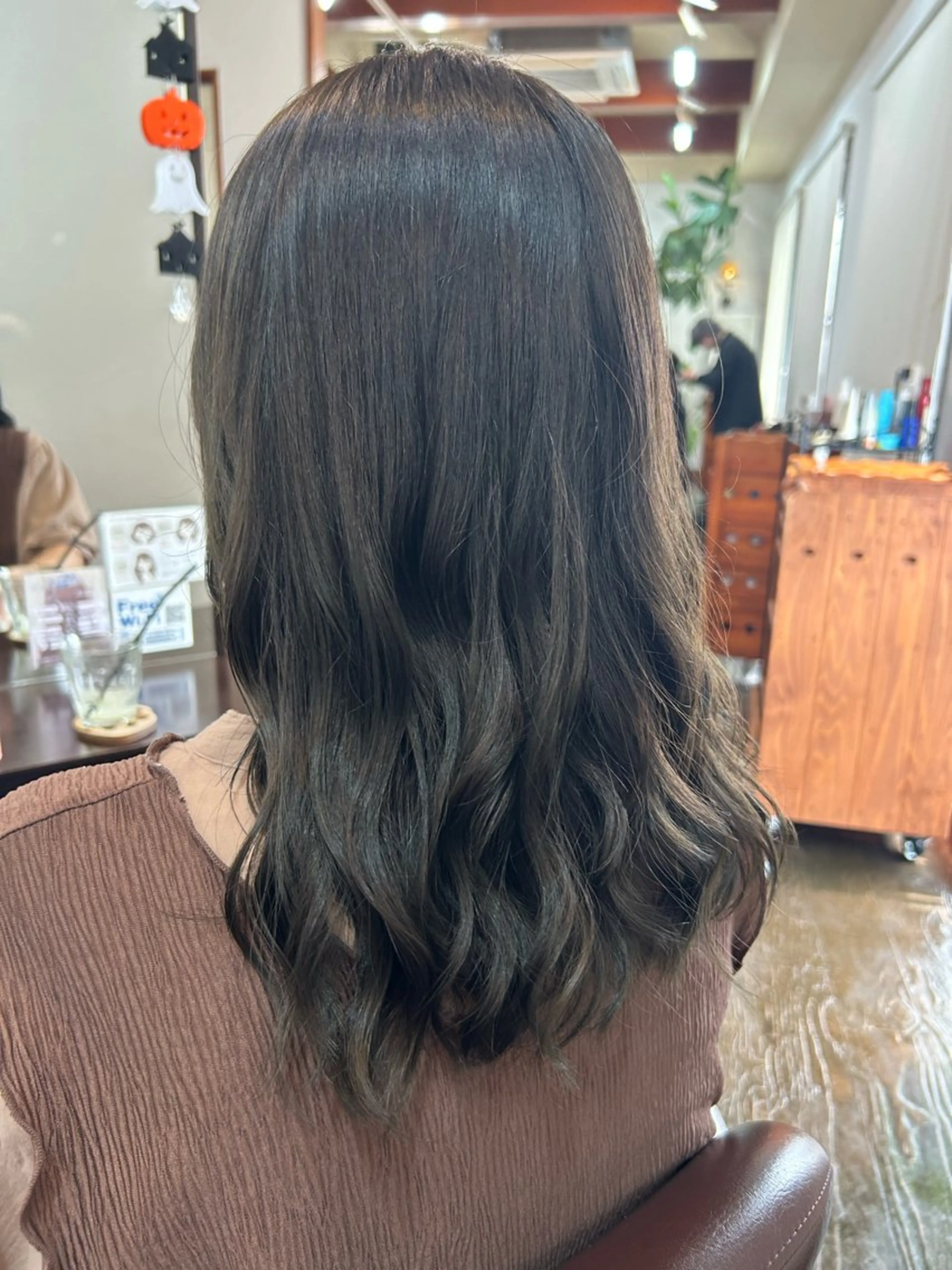 カラー グレージュ オリーブグレージュ オリーブグレー 坂本 瑞季のヘアスタイル