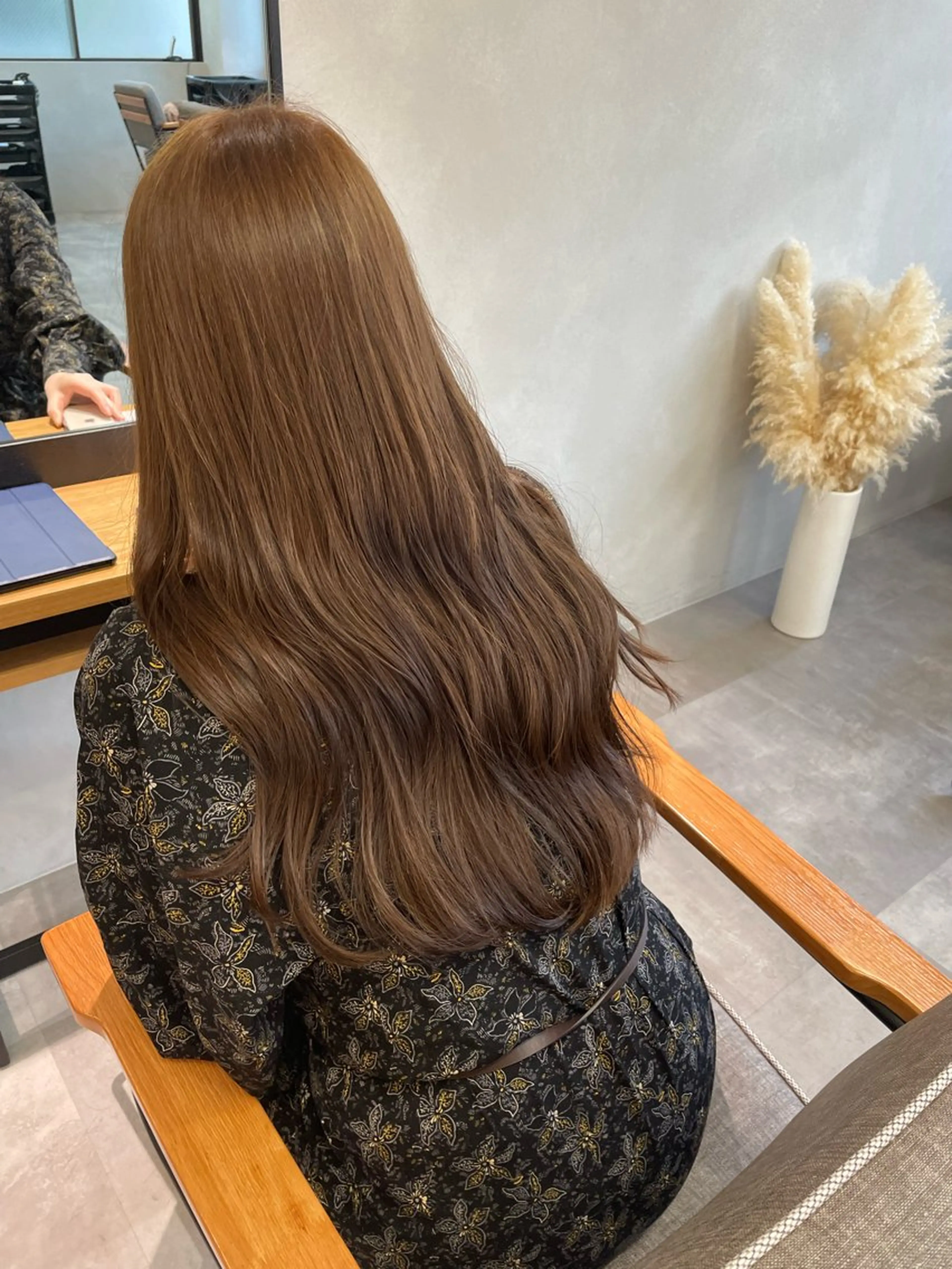 ロング カラー ヘアアレンジ ブリーチ ブラウンカラー ブリーチなしカラー カット ヘアカラー トリートメント ベージュ/オリーブ ボブ/小笠原汐海のヘアスタイル