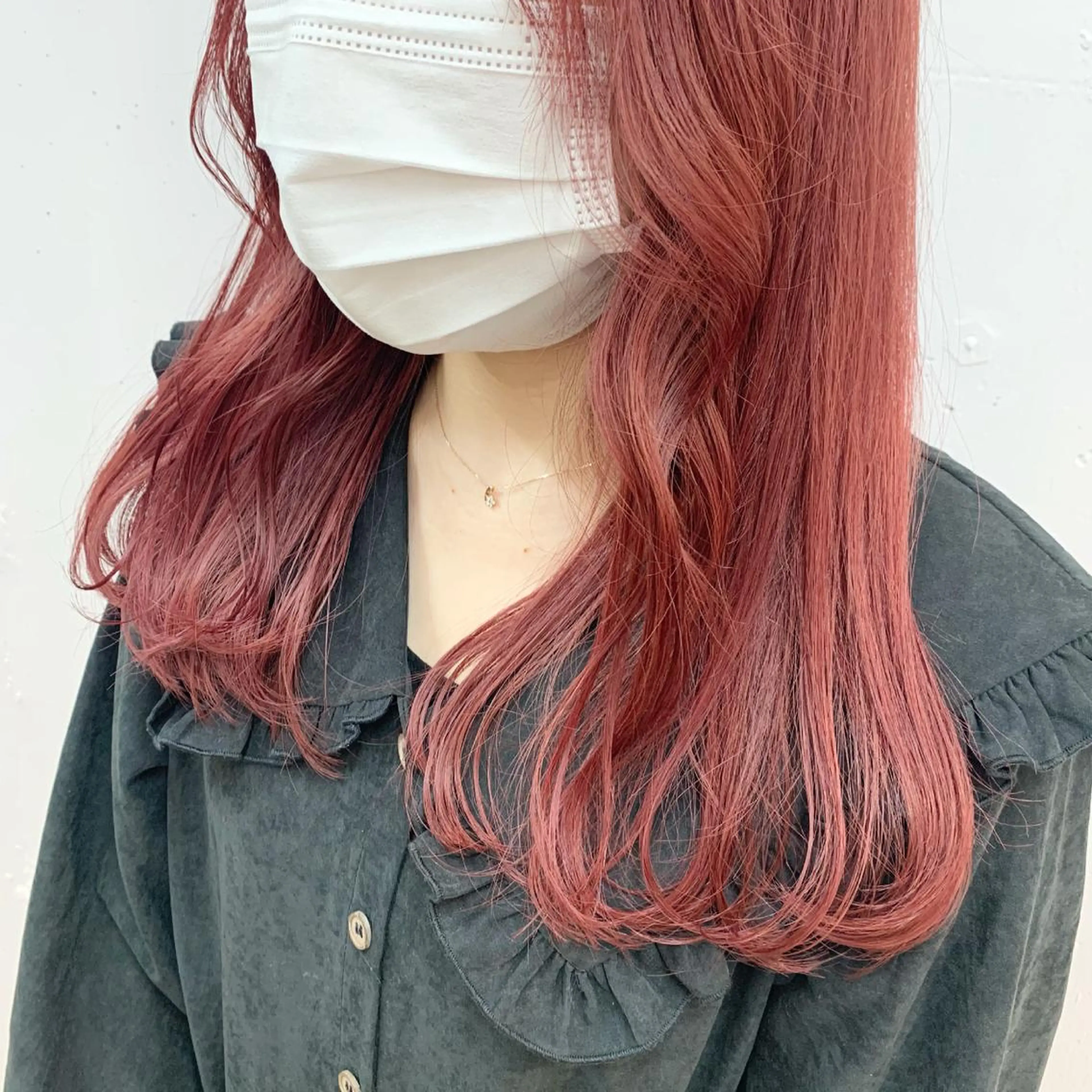 ミディアム カラー raika .のヘアスタイル