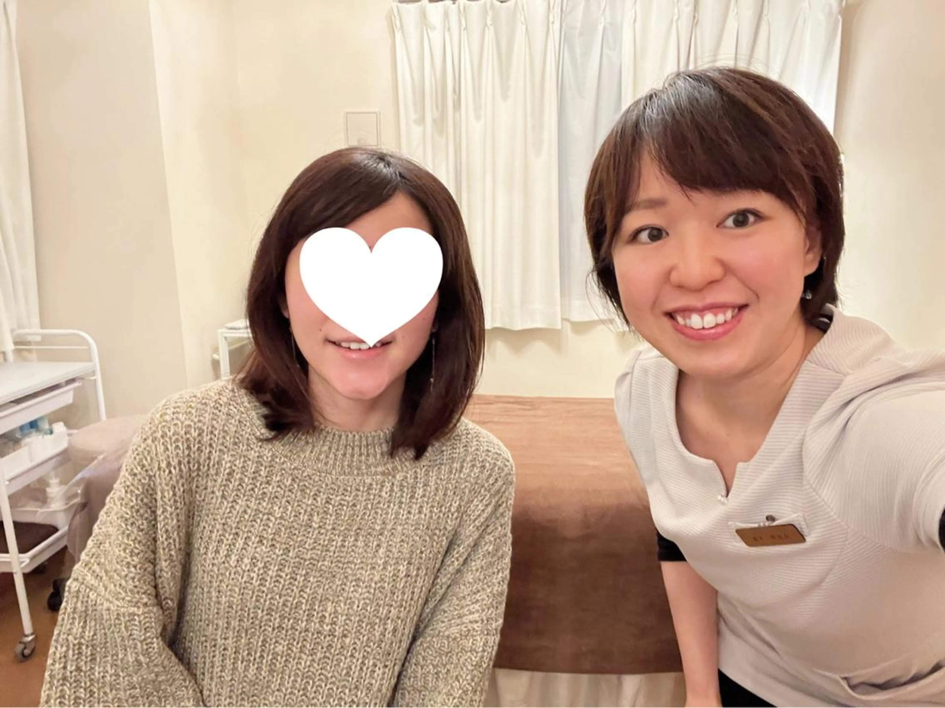 セミロング パーマ ヘアアレンジ メンズ キッズ ネイル マツエク・マツパ アイブロウ 卒業式のヘアスタイル 卒業式 赤色 ニキビ跡専門サロン Ａｉｎａのエステ・リラクイメージ