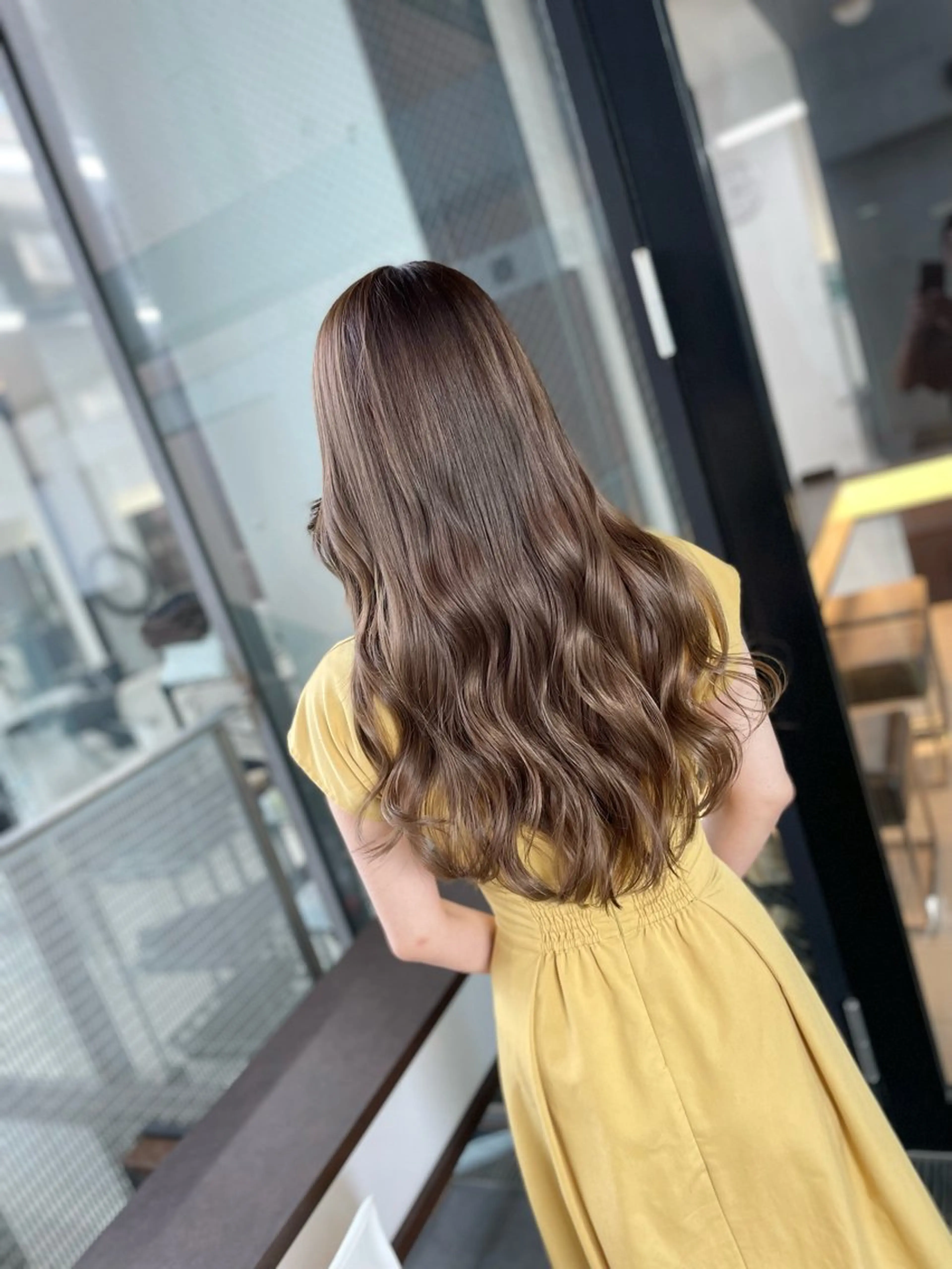 セミロング カラー ブリーチ 透明感カラー デート BOOTH share saron所属・今井 勝也のヘアスタイル