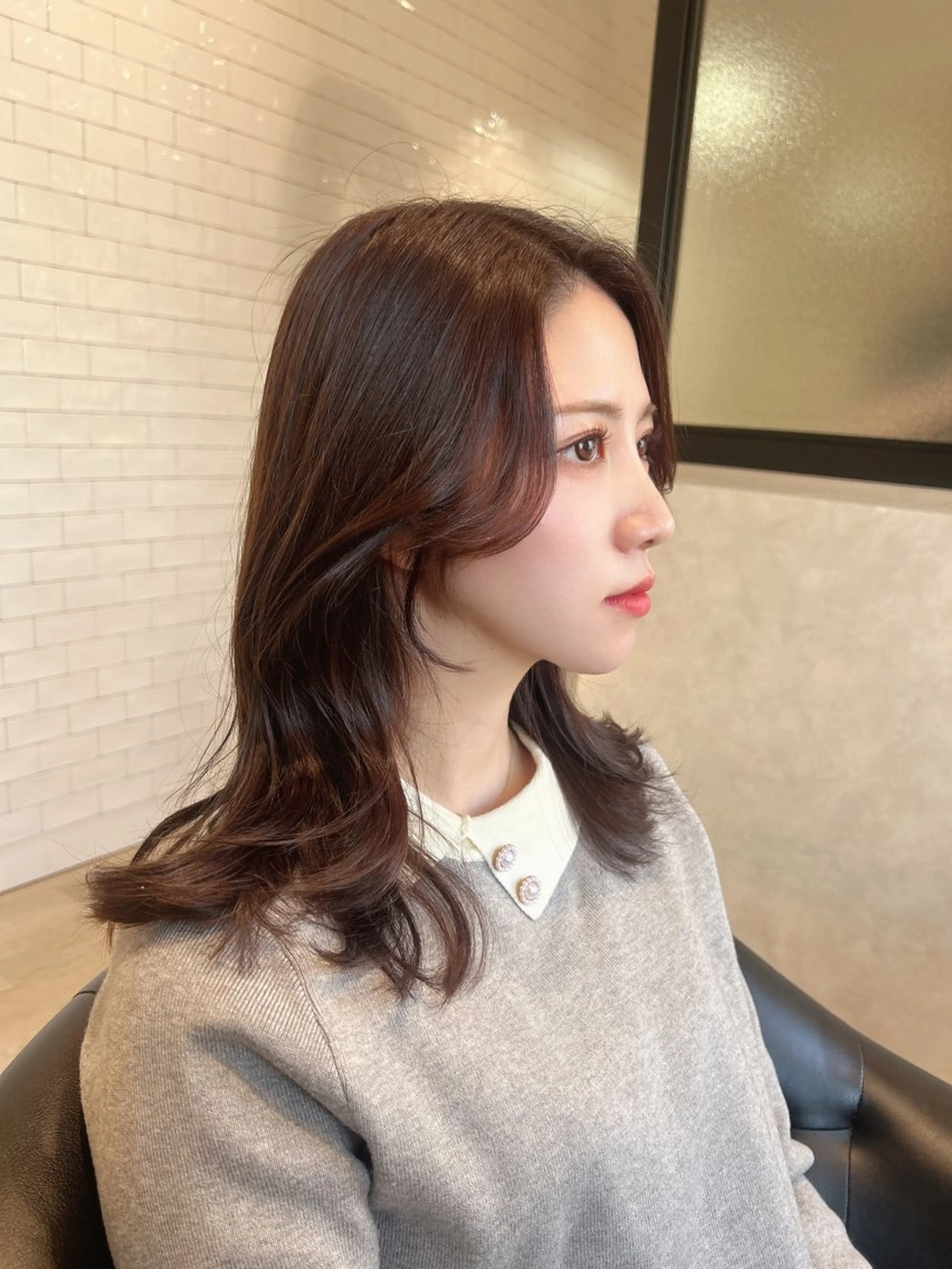 ミディアム カラー カット ヘアカラー トリートメント &chaLme   心斎橋所属・emi/髪質改善/ 韓国風/艶カラーのヘアスタイル