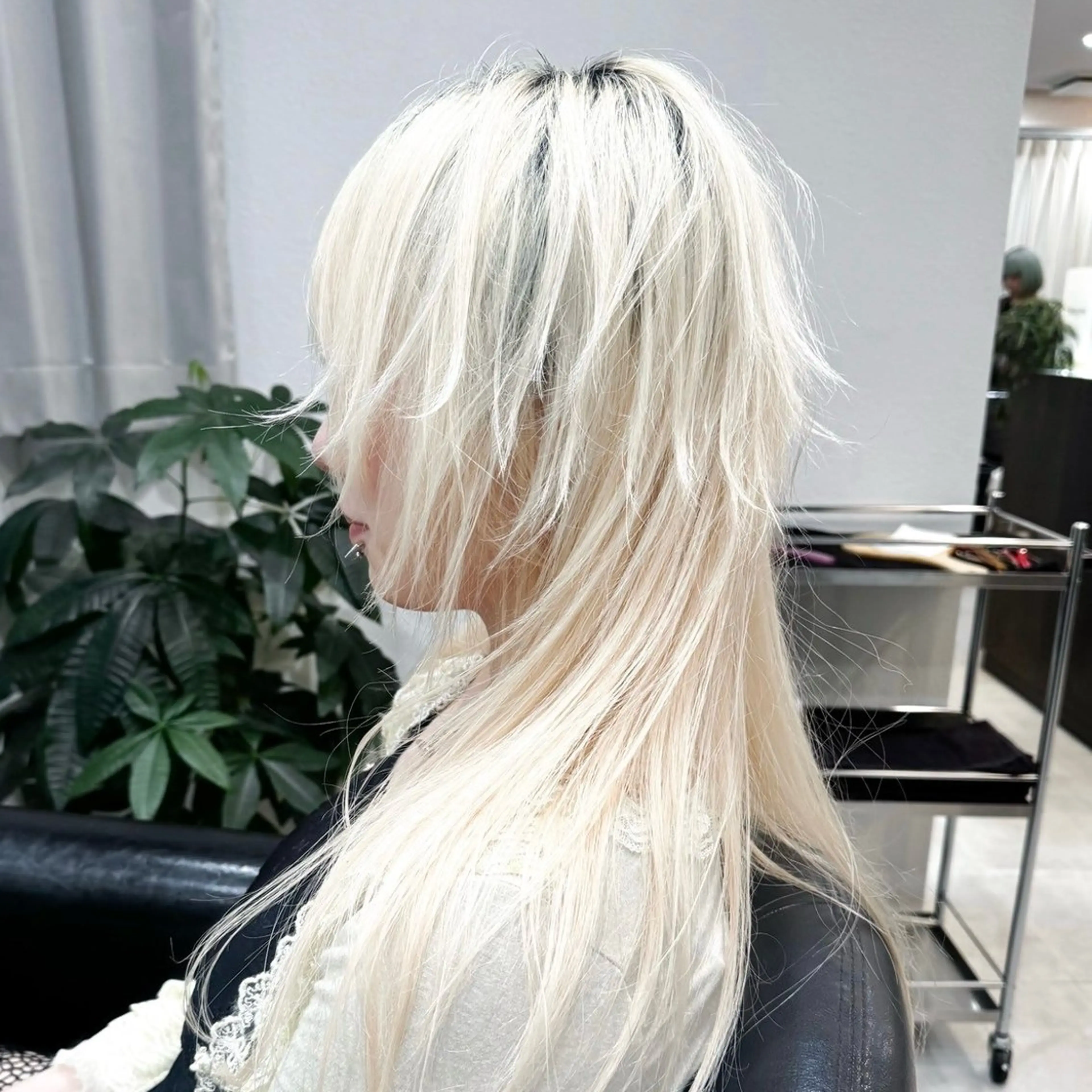ロング カラー ロング ウルフカット カット ヘアカラー トリートメント ハイトーン/ウルフ/ レイヤー/Asukaのヘアスタイル