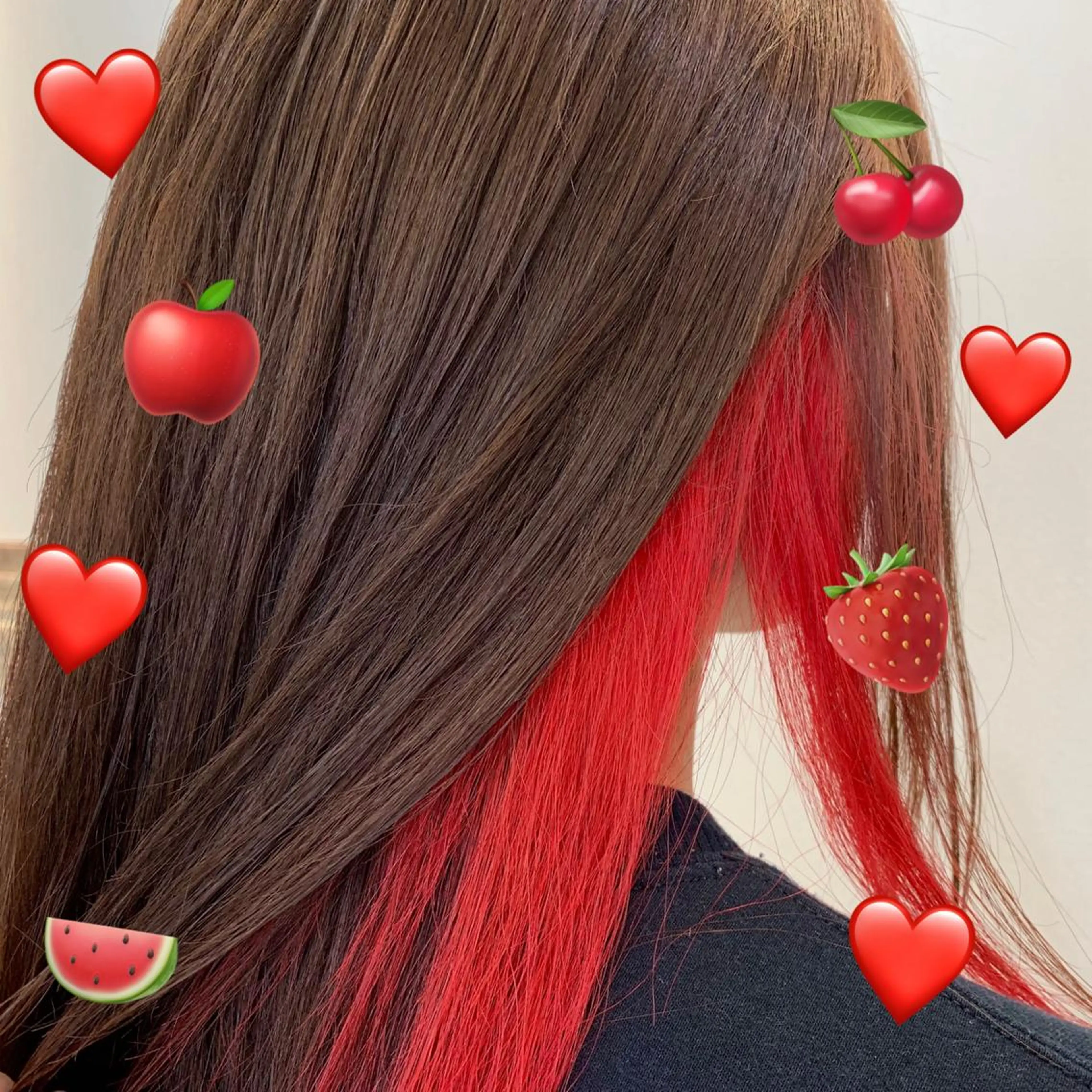セミロング ヘアカラー 艶髪 インナーカラーのヘアスタイル