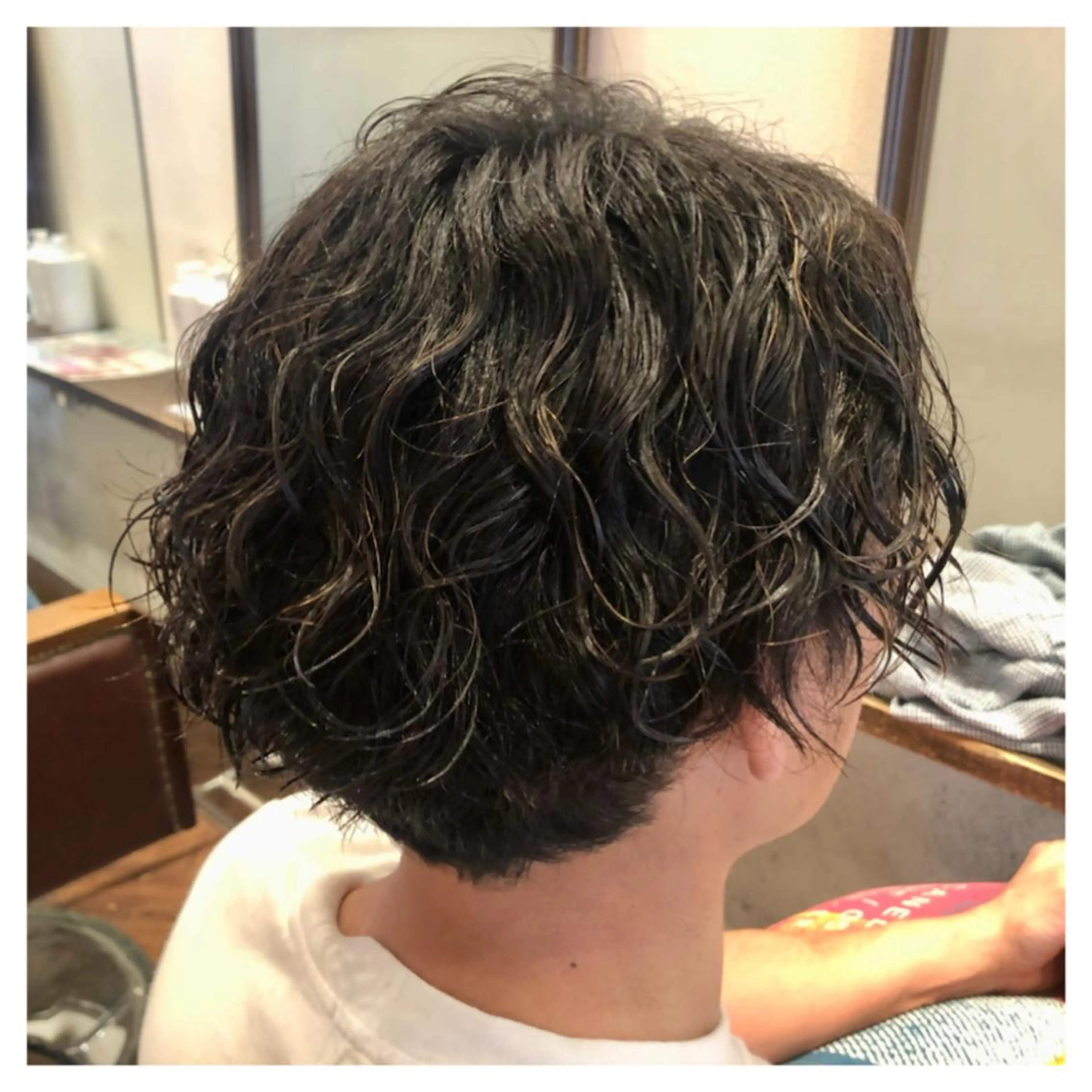 ショート パーマ メンズ メンズパーマ ツイストスパイラルパーマ スパイラルパーマ カット パーマ まちだ ひとみのヘアスタイル