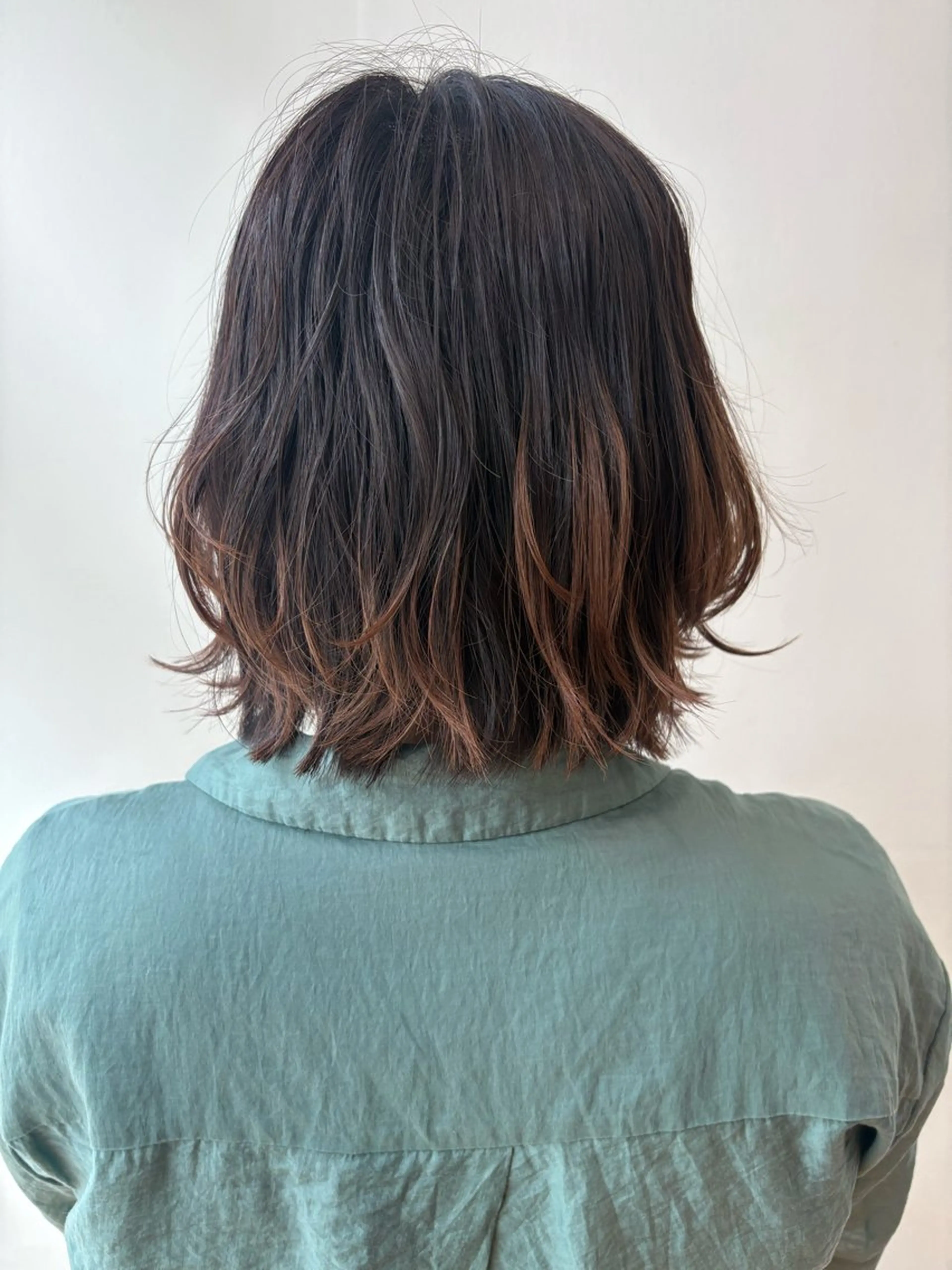 ショート レイヤーカット カット THEDOTS所属・淀 小南津のヘアスタイル