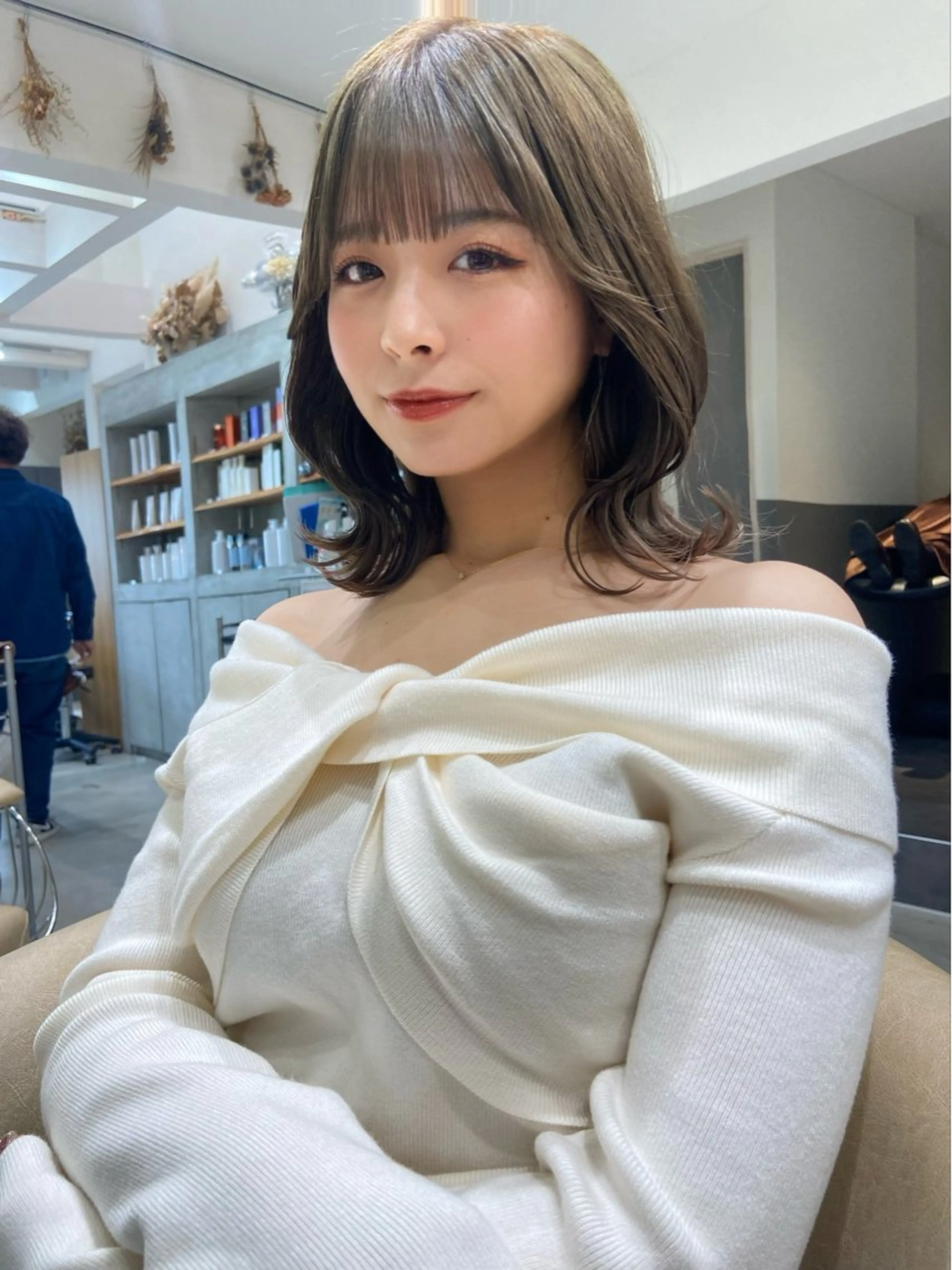 セミロング Londnaitre MAHOのヘアスタイル