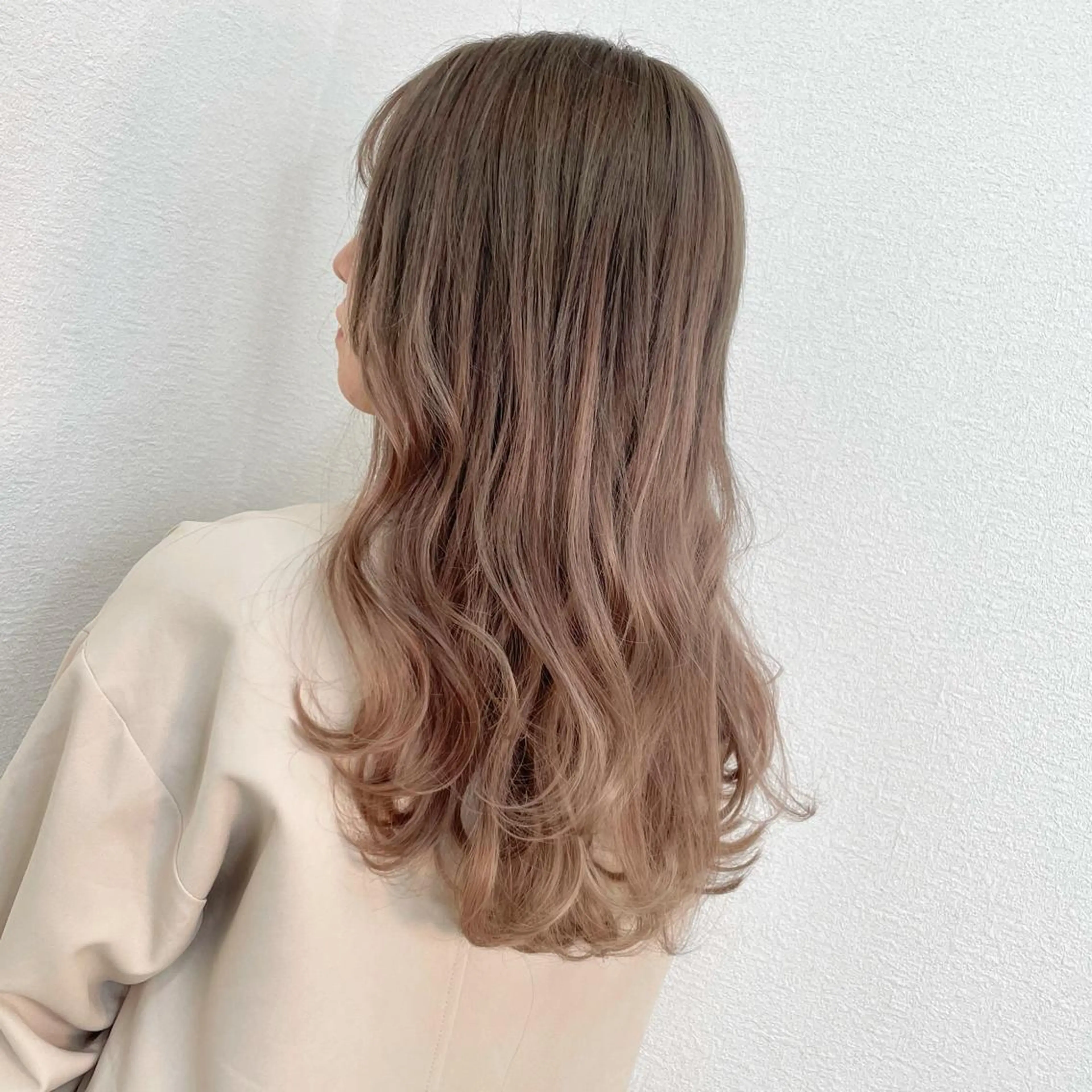 セミロング カラー シールエクステ ブリーチ エクステ ヘアカラー 失敗したくない人へ ハイトーン美容師のヘアスタイル