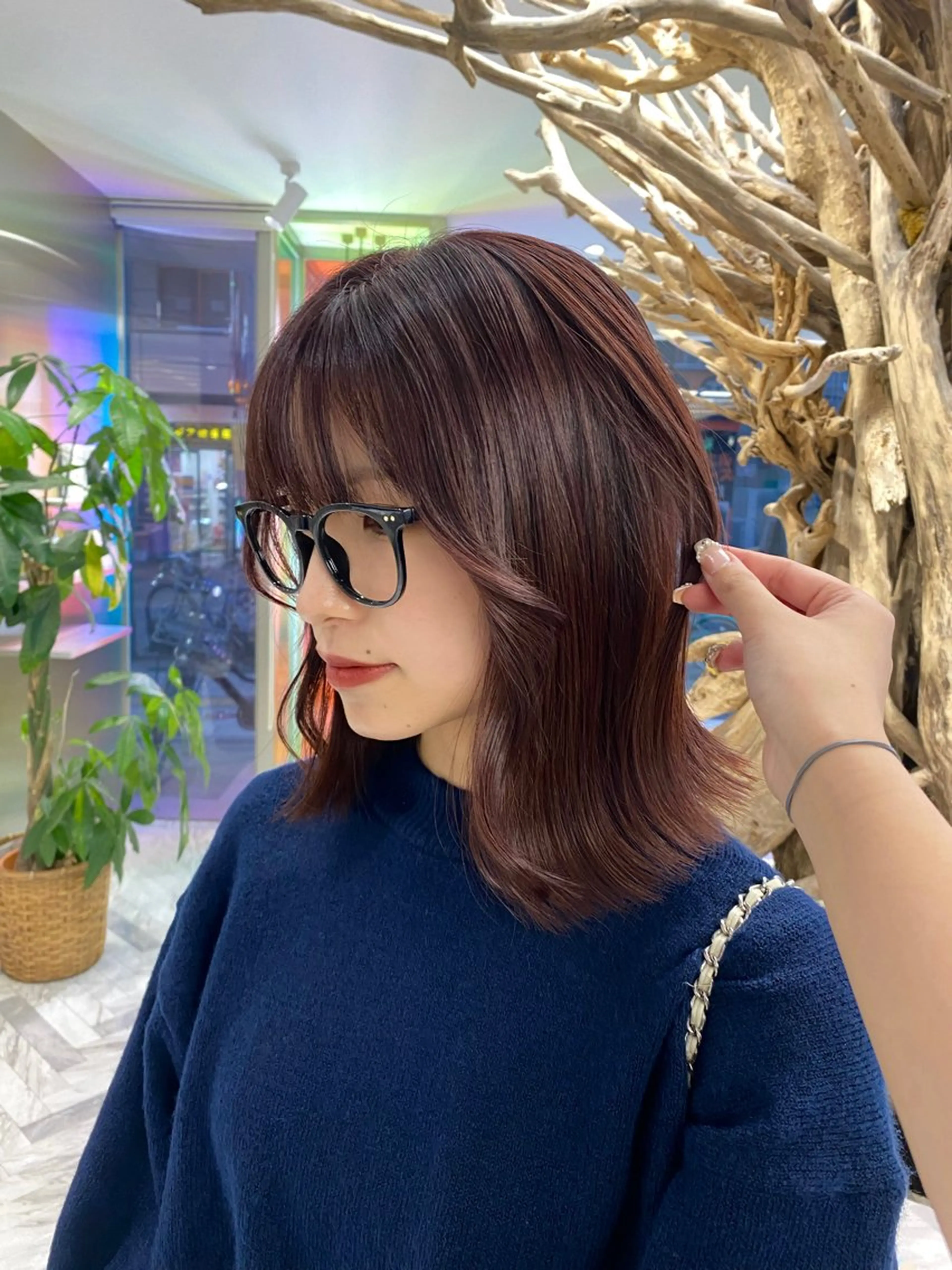 ミディアム カラー Shiori･:* 💫のネイルデザイン