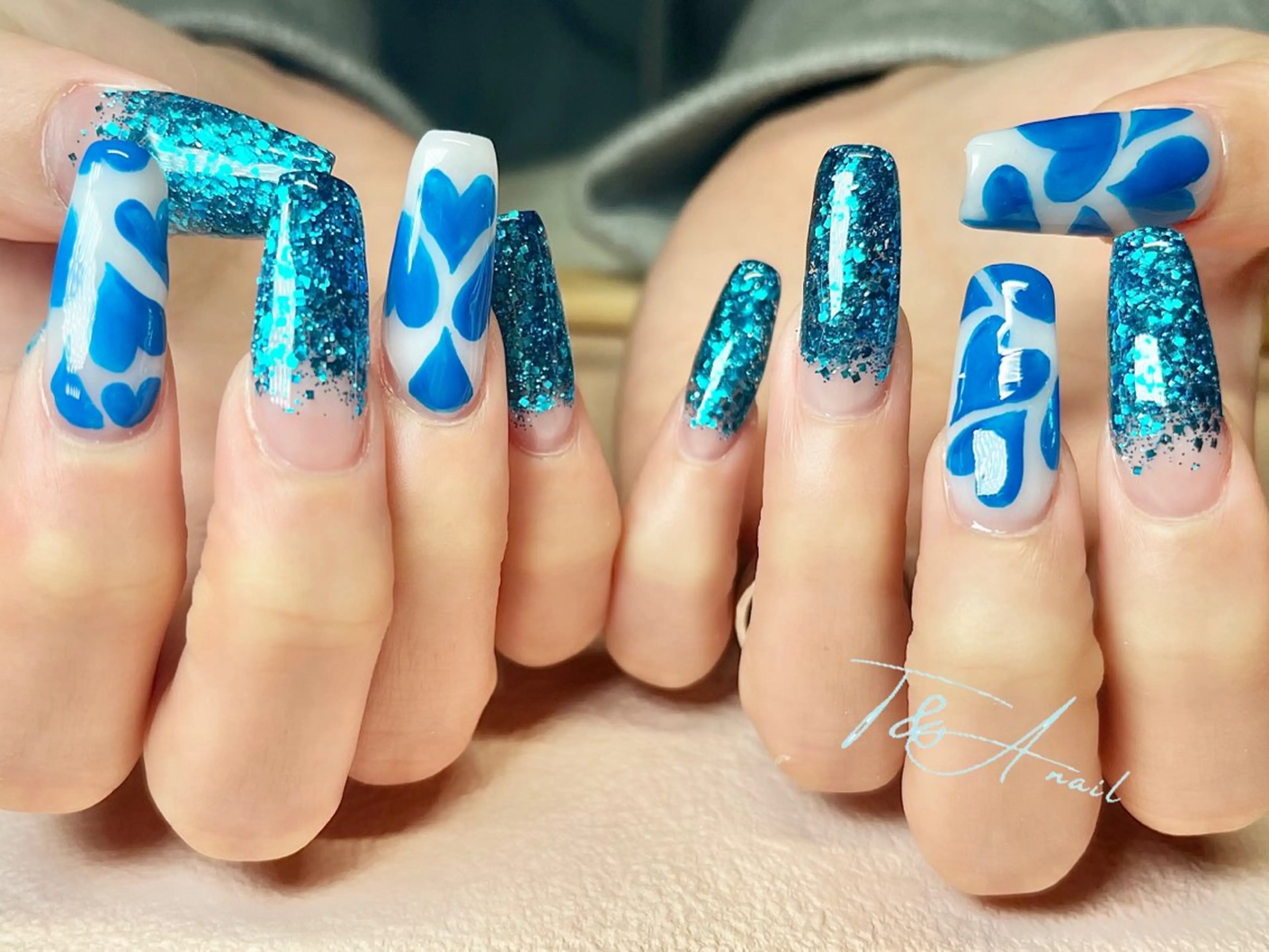 ネイル ブルー 長さ出し ジェルネイル ハート ロングネイル ハンドネイル T&A nailのネイルデザイン