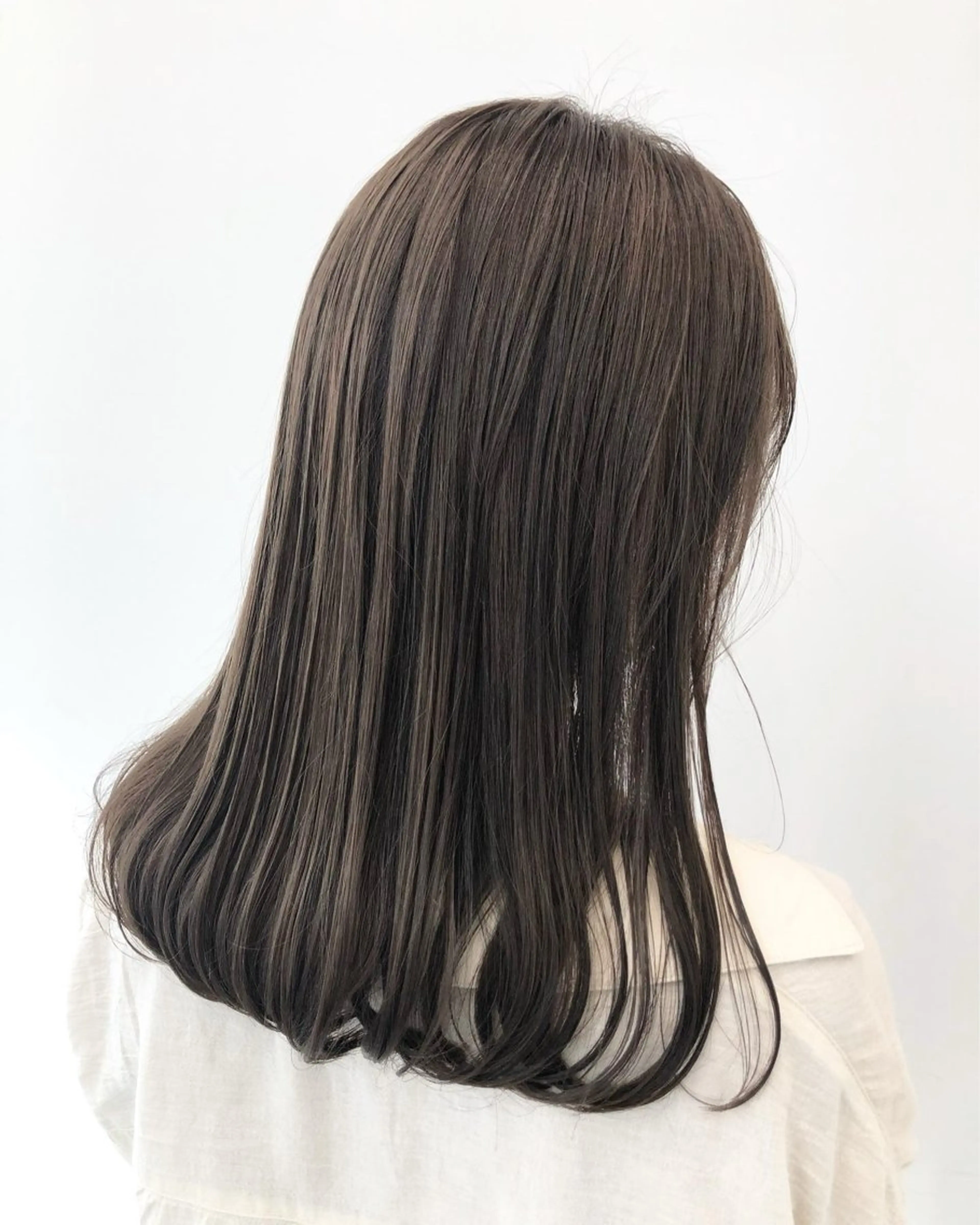 セミロング カラー グレージュ 🫧Kirara 🫧透明感カラーのヘアスタイル
