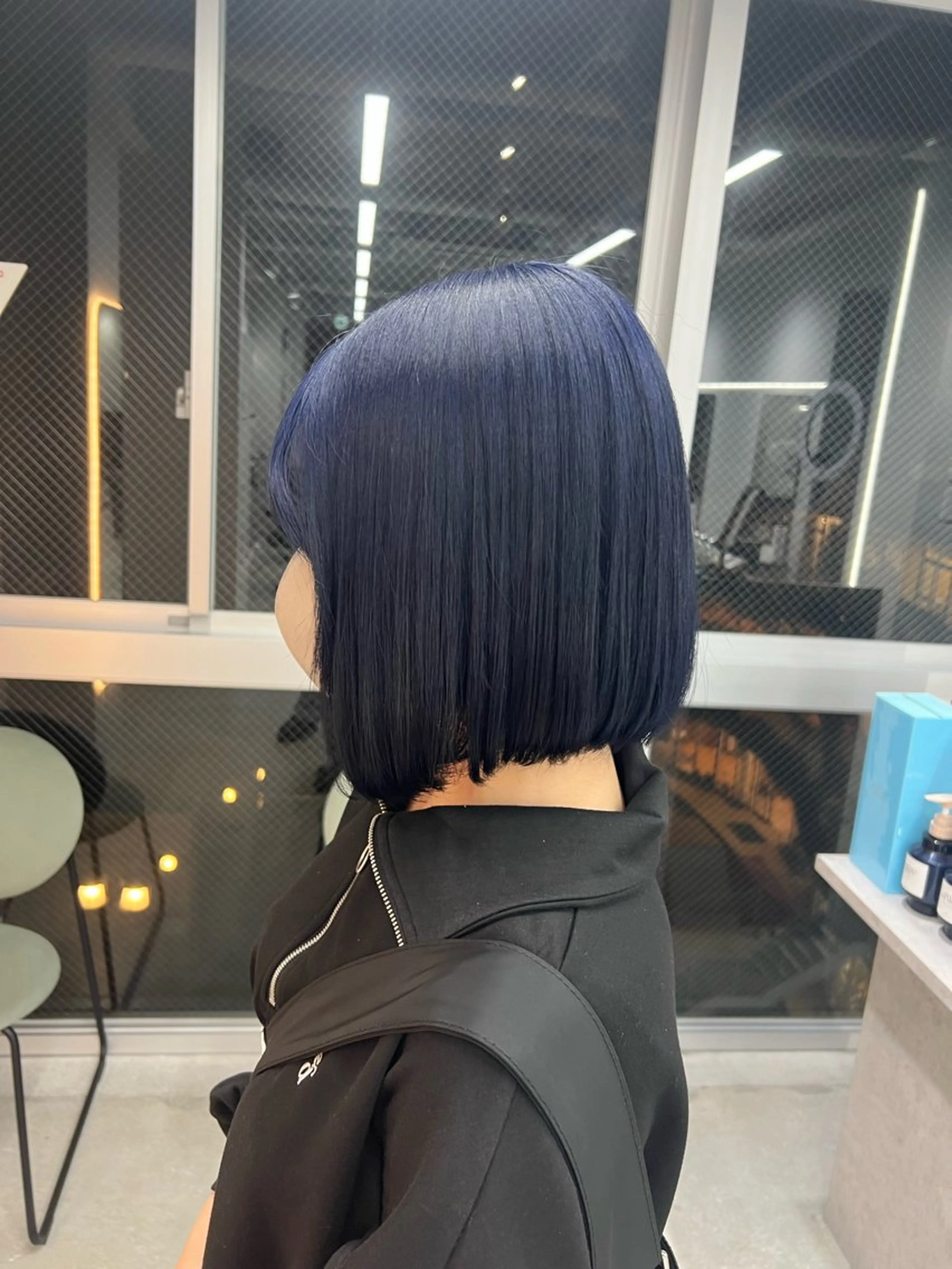 ミディアム ヘアカラー maya レイヤーカットのヘアスタイル