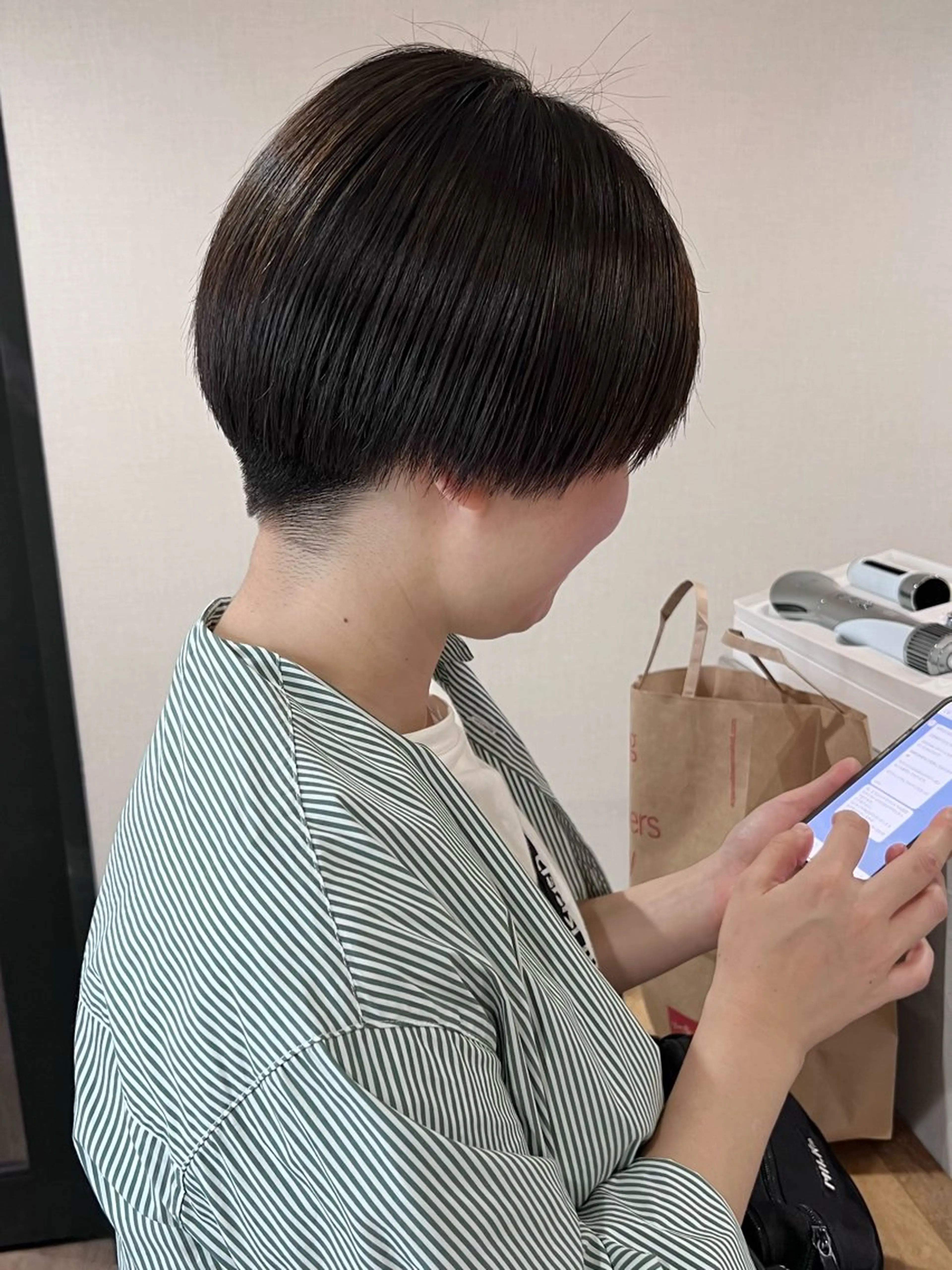 ショート カラー ショートヘア カット ヘアカラー トリートメント お顔まわりカット🌱 emo.村松泉綺のヘアスタイル