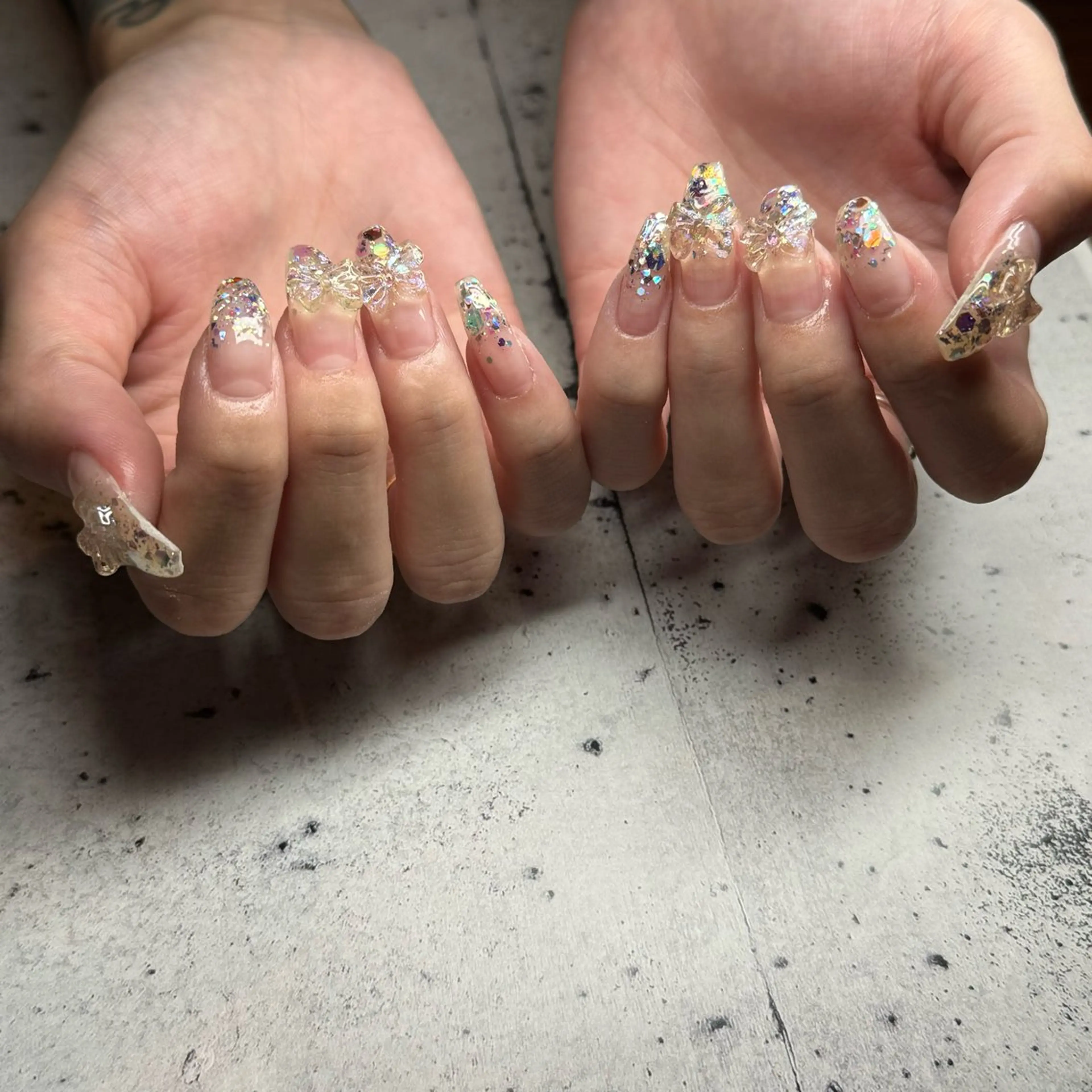 ネイル ラメ(グリッター) ラメグラデーション ハンドネイル 𝐫𝐚𝐢 𝐧𝐚𝐢𝐥の眉毛・アイブロウイメージ