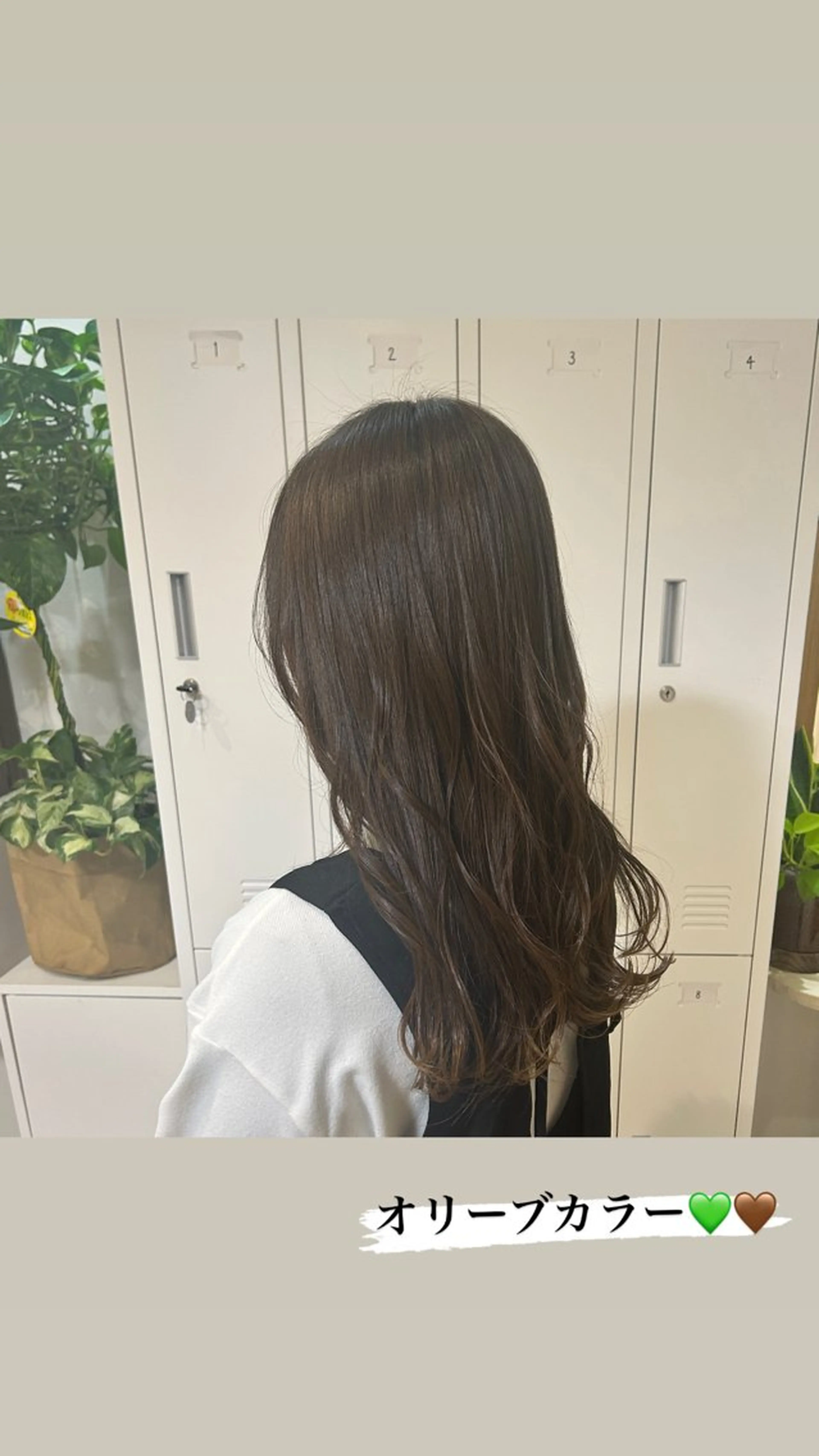 セミロング カラー オリーブカラー カット ヘアカラー 山本 知佳のヘアスタイル