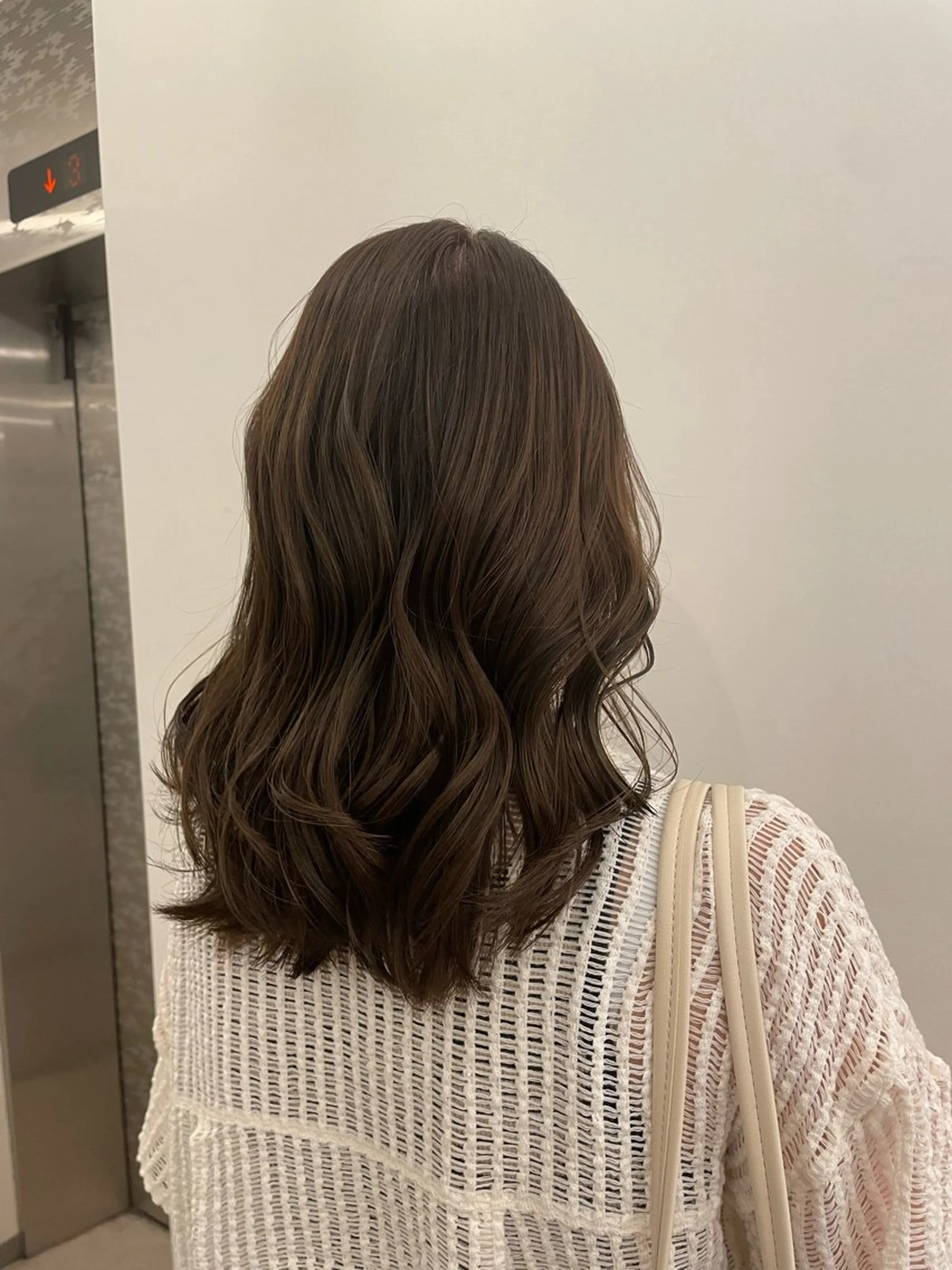ロング カラー グレージュ オリーブカラー レイヤーカット 🌸大人可愛い yuzu🌸のヘアスタイル
