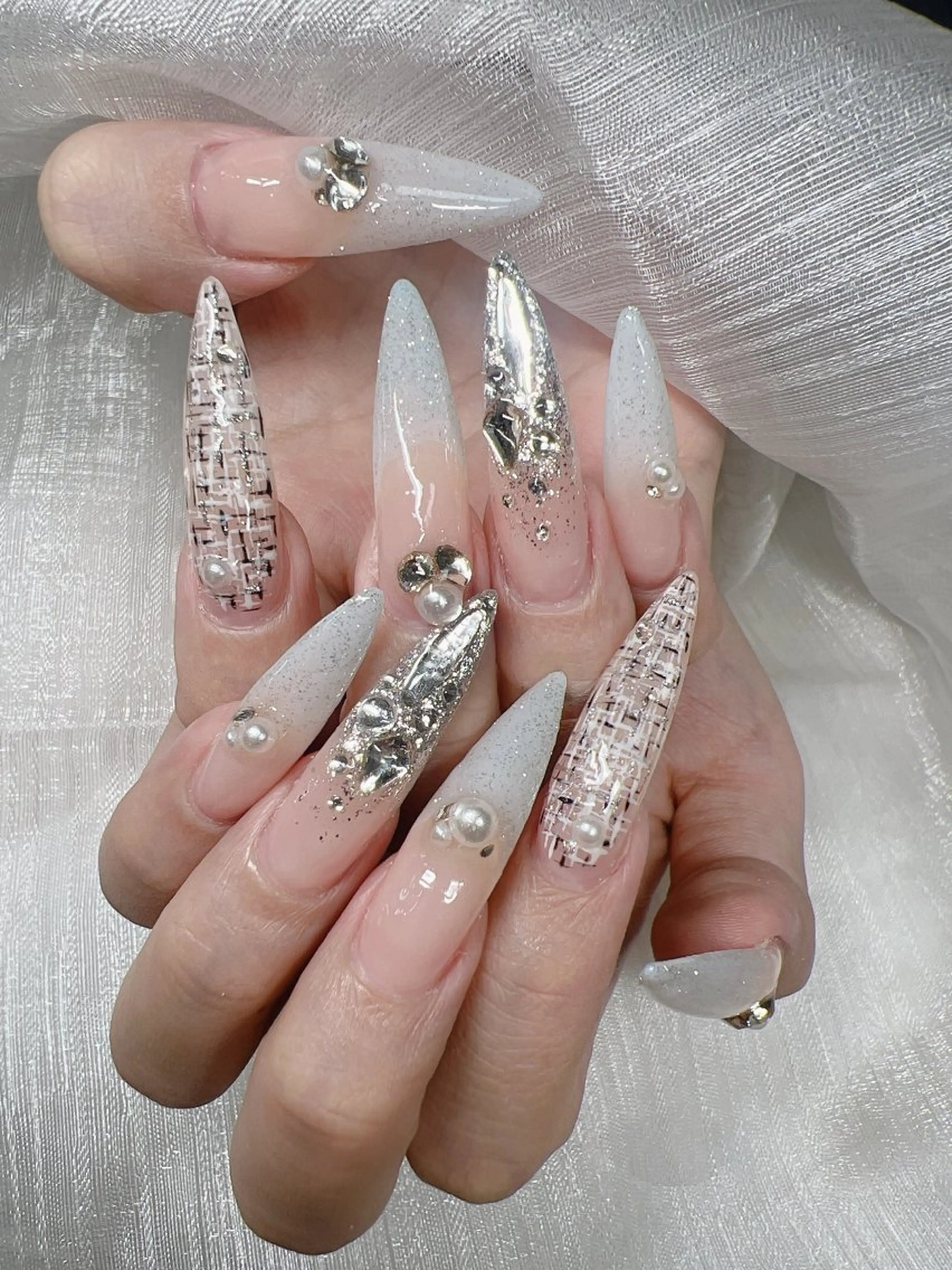 ネイル 長さ出し グラデーション 卒業式 キラキラネイル マグネットネイル ハンドネイル Lee Nails チップ長さだし専門店のネイルデザイン