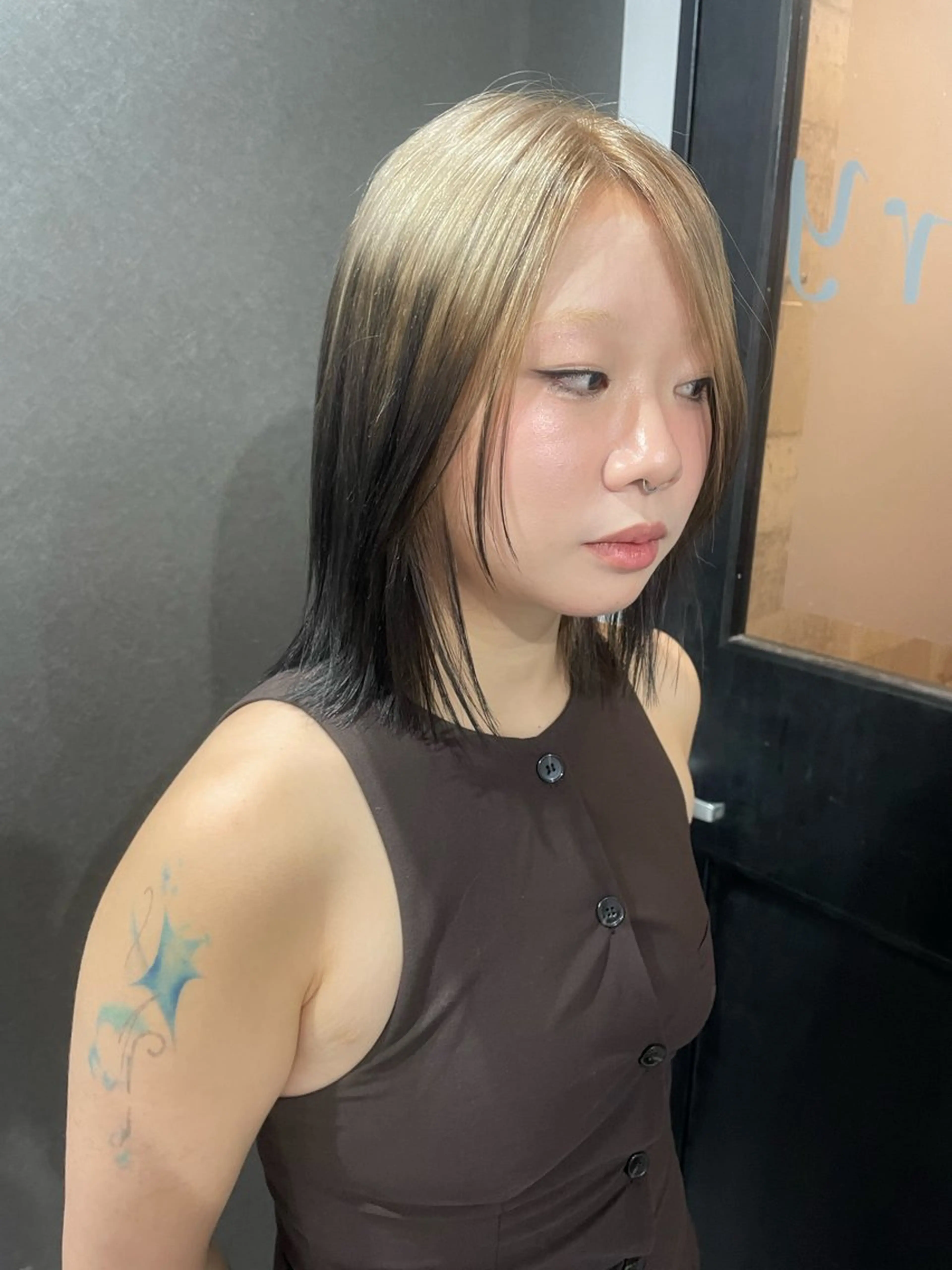 ミディアム ヘアカラー トリートメント sherry【シェリー】所属・miho 大国町 柔らかハイトーン💛のヘアスタイル