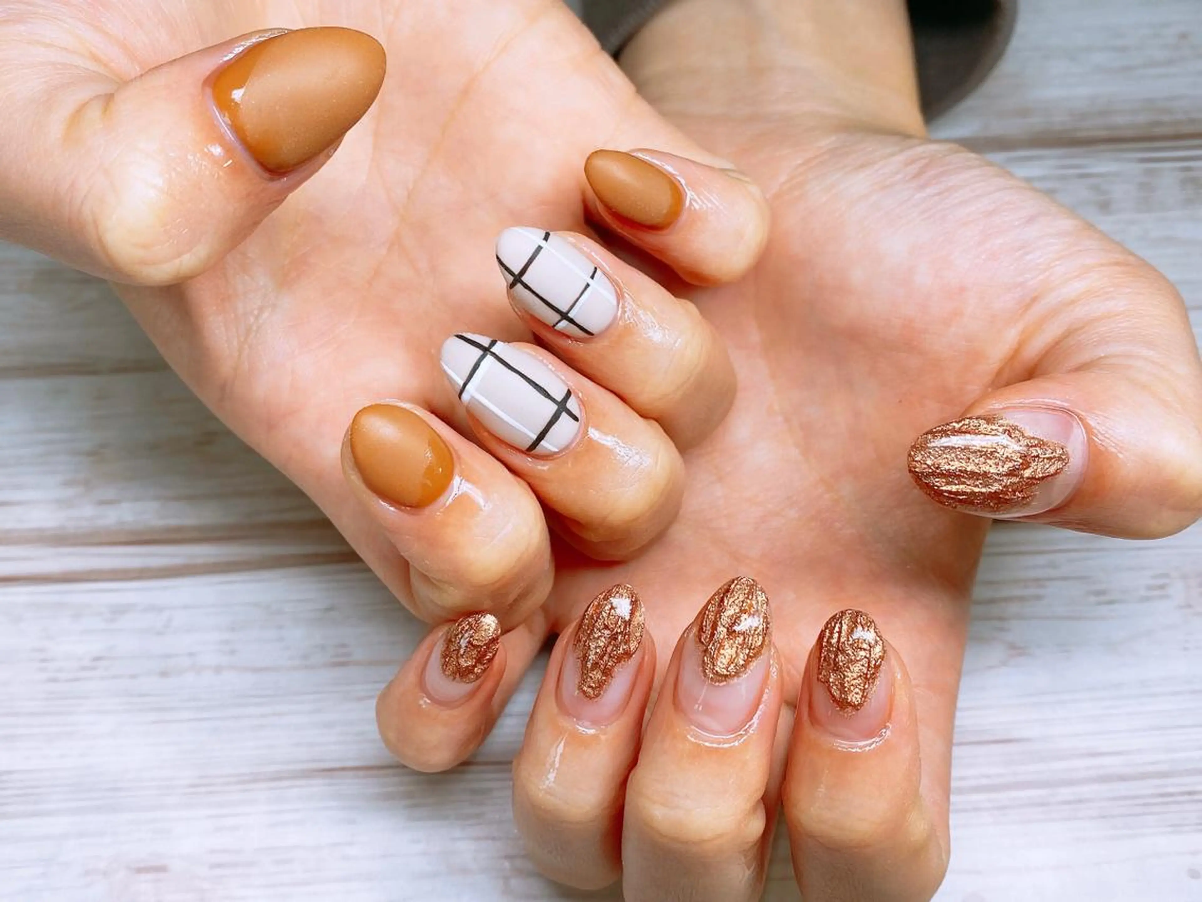 ネイル ミラーネイル 高野 梨紗子のネイルデザイン