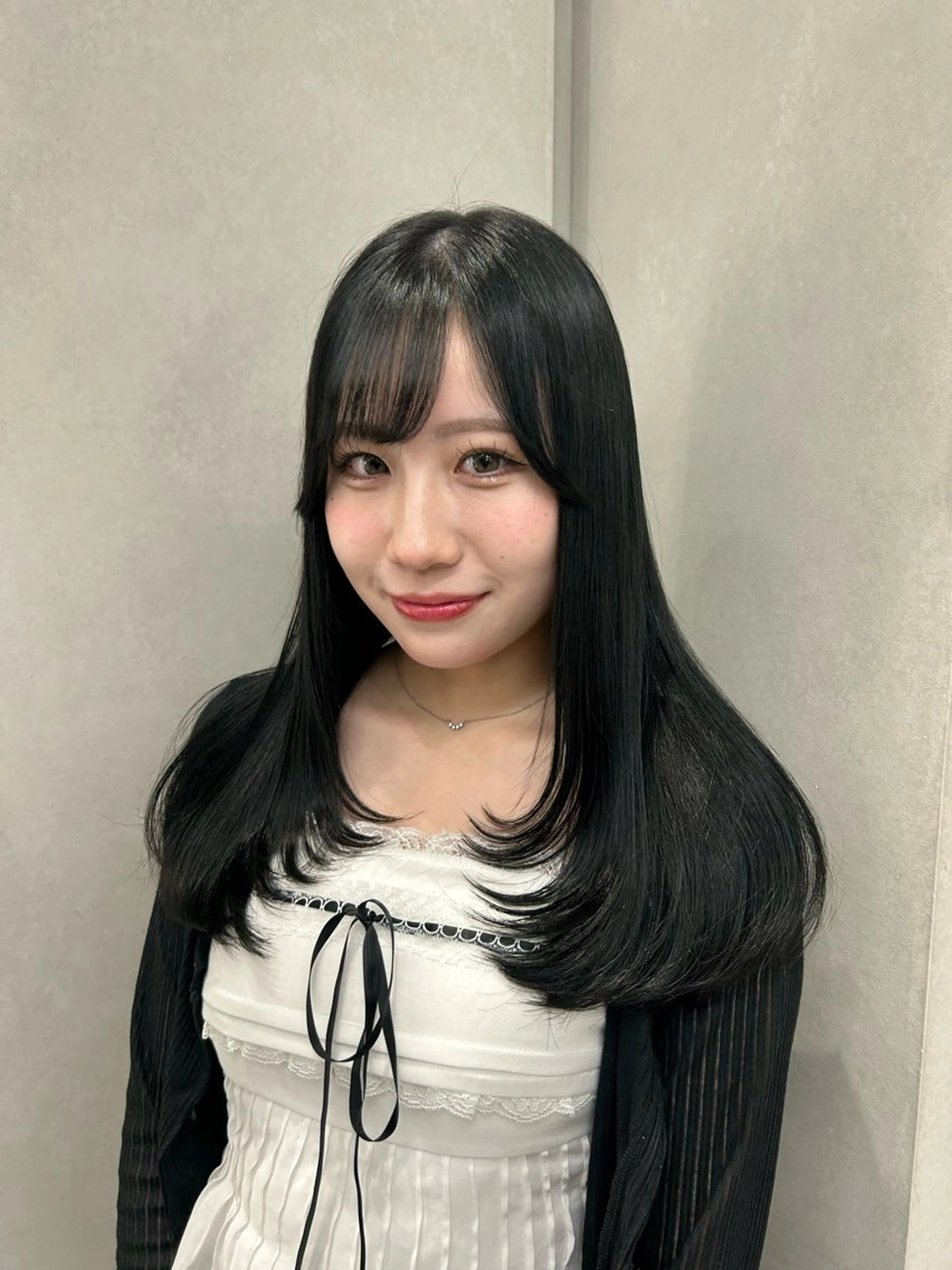 セミロング ショート/ボブ/似 合わせ/顔周りカットのヘアスタイル