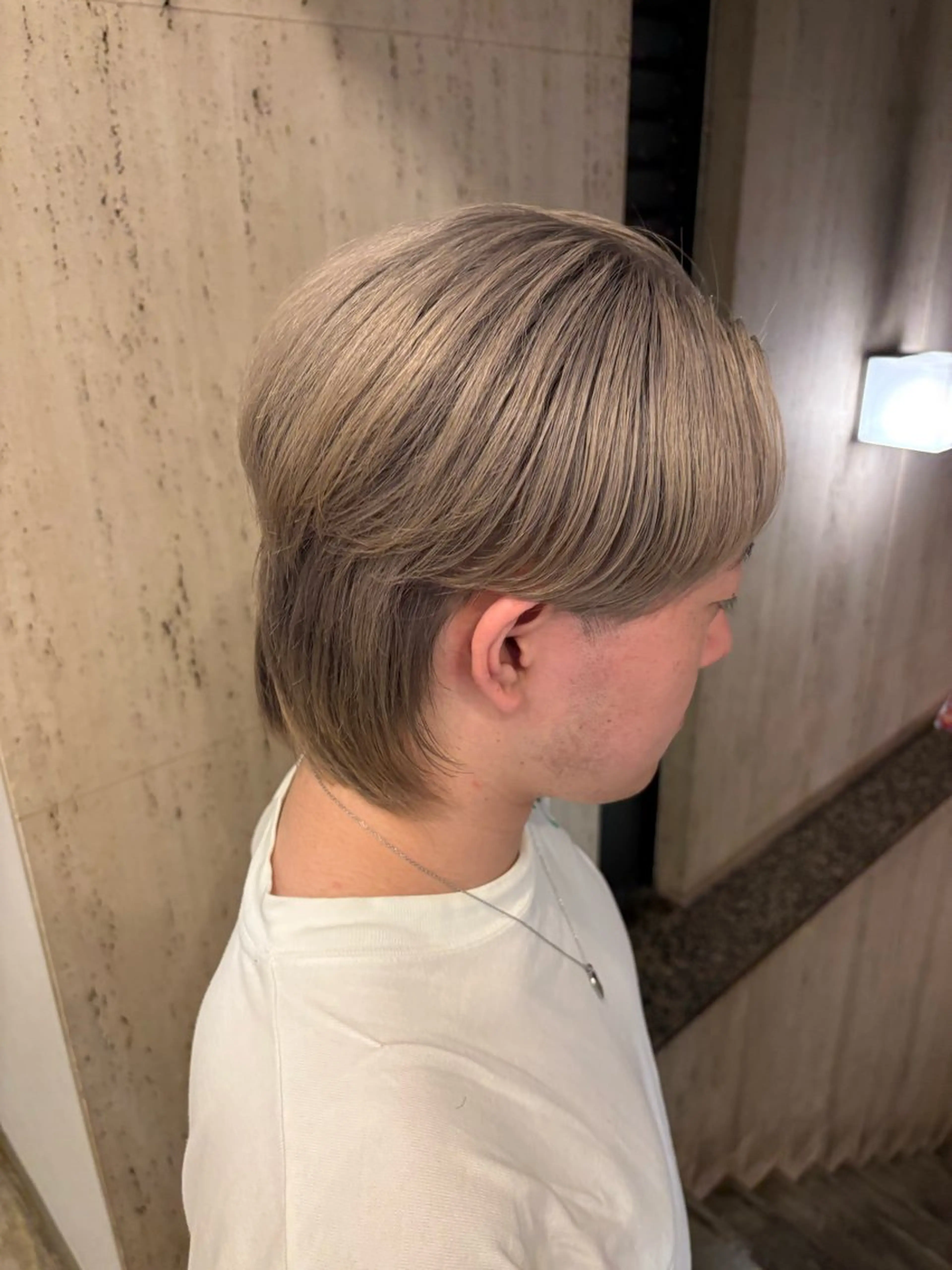 カラー メンズ グレージュ ミルクティーグレージュ ヘアカラー メンズハイトーン特化 てるぼうのヘアスタイル