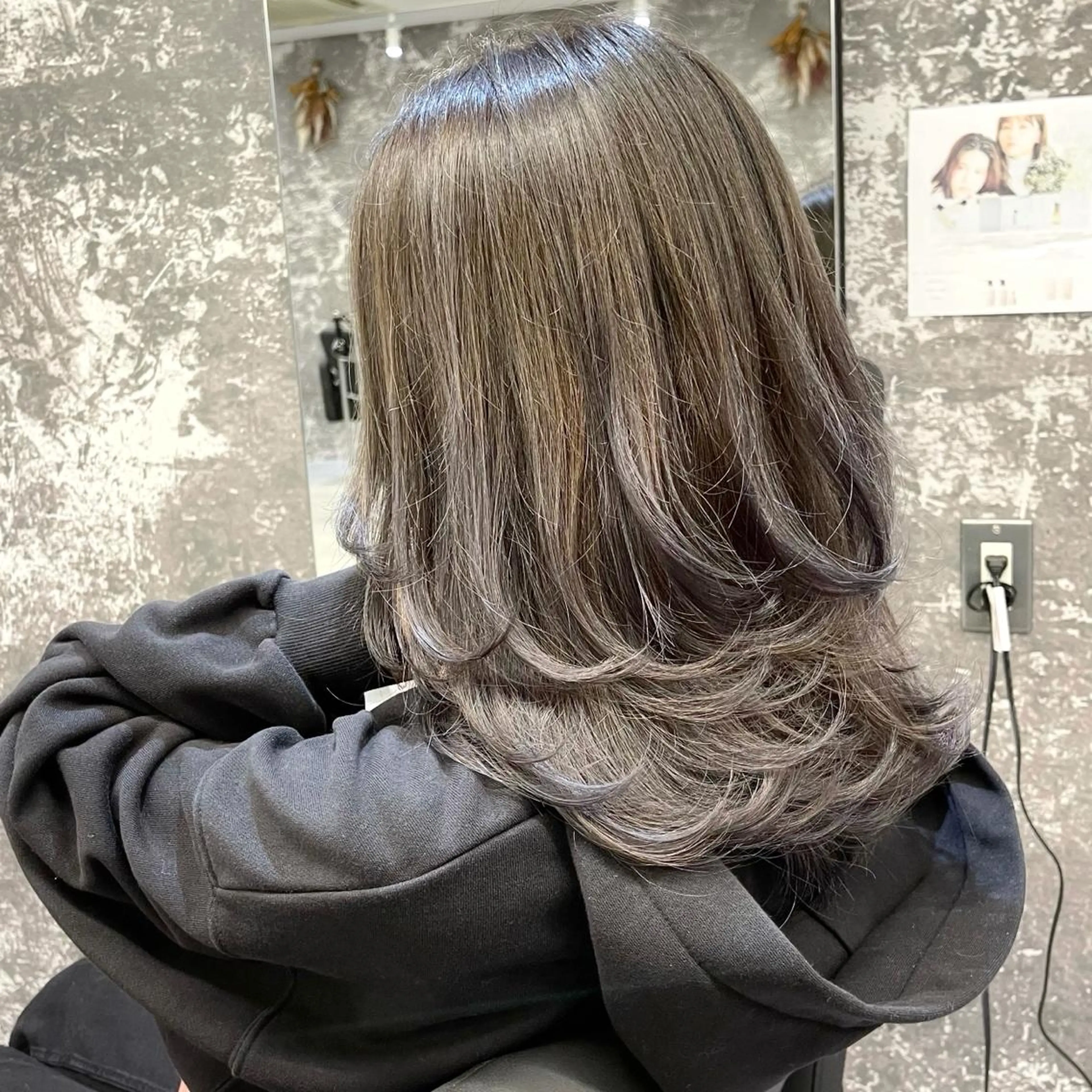 ミディアム カラー ヘアアレンジ バレイヤージュ デザインカラー ハイライトカラー 外国人風カラー ハイライト アンドウ ユウ/ レイヤーカット/韓国のヘアスタイル