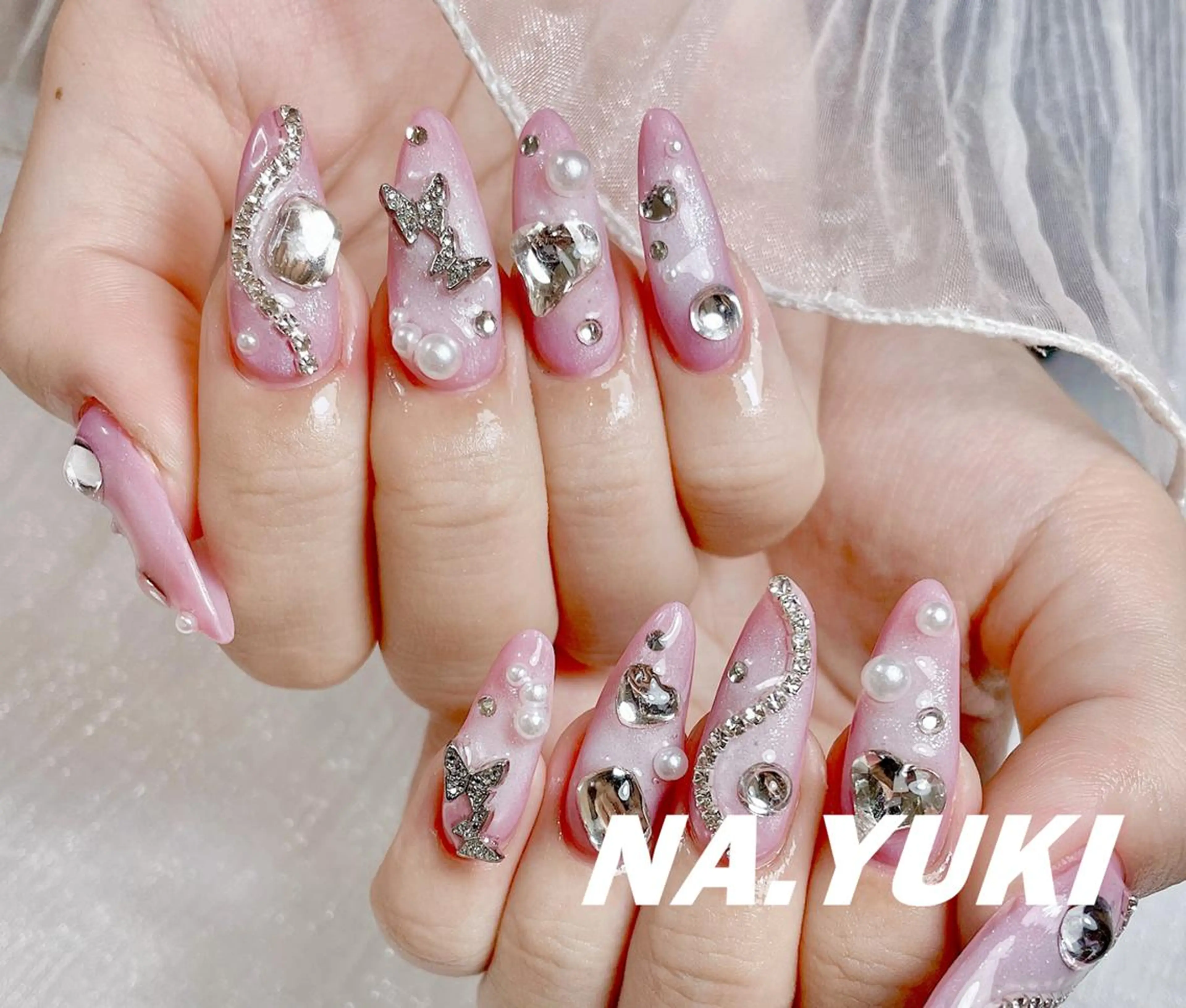ネイル ハンドネイル ハンドケア 🌷 Mooning 🌷のネイルデザイン