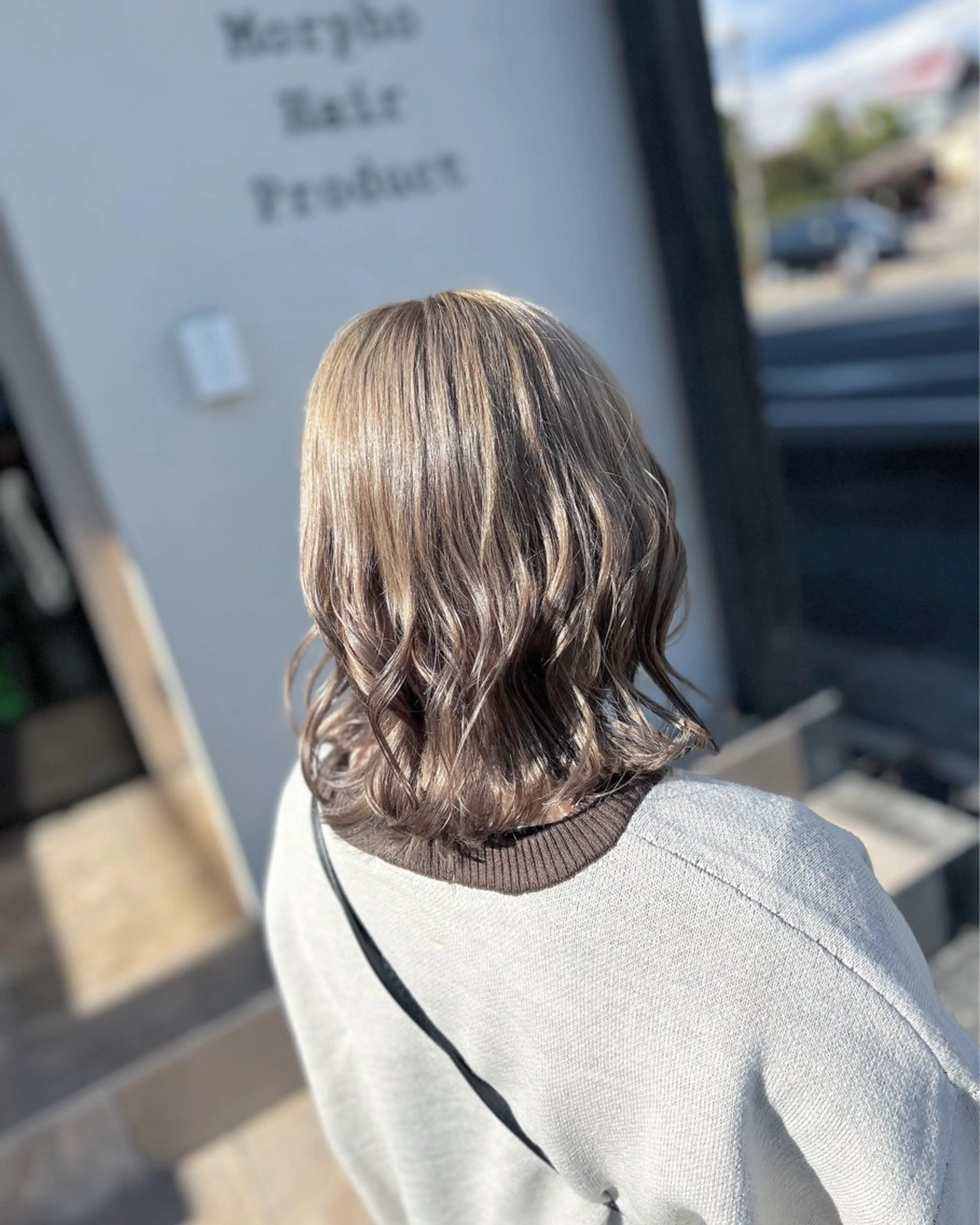 ミディアム カラー ブリーチ グレージュ ハイトーンカラー カット ヘアカラー Morpho Hair Product所属・井上 花音のヘアスタイル