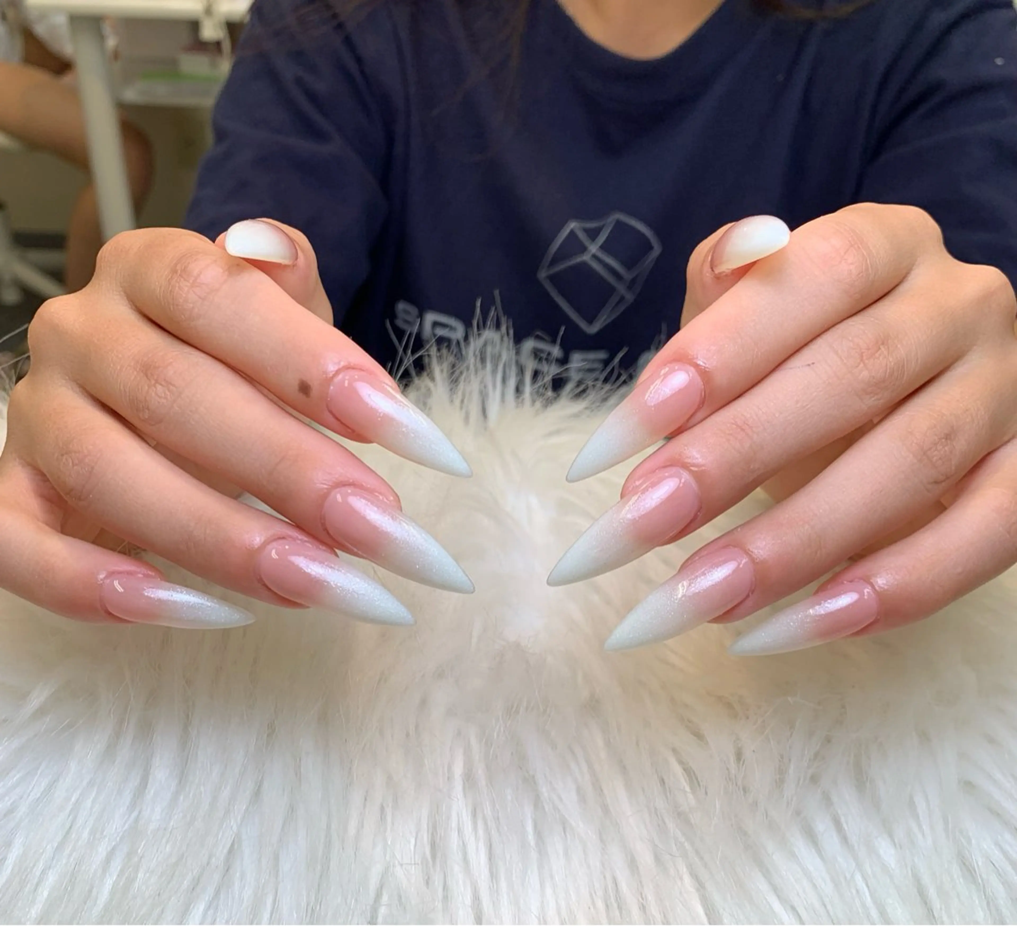 ネイル アートネイル 長さ出し ジェルネイル マグネットネイル ニュアンスネイル ハンドネイル Cloudy Chan 歌舞伎町のネイルデザイン