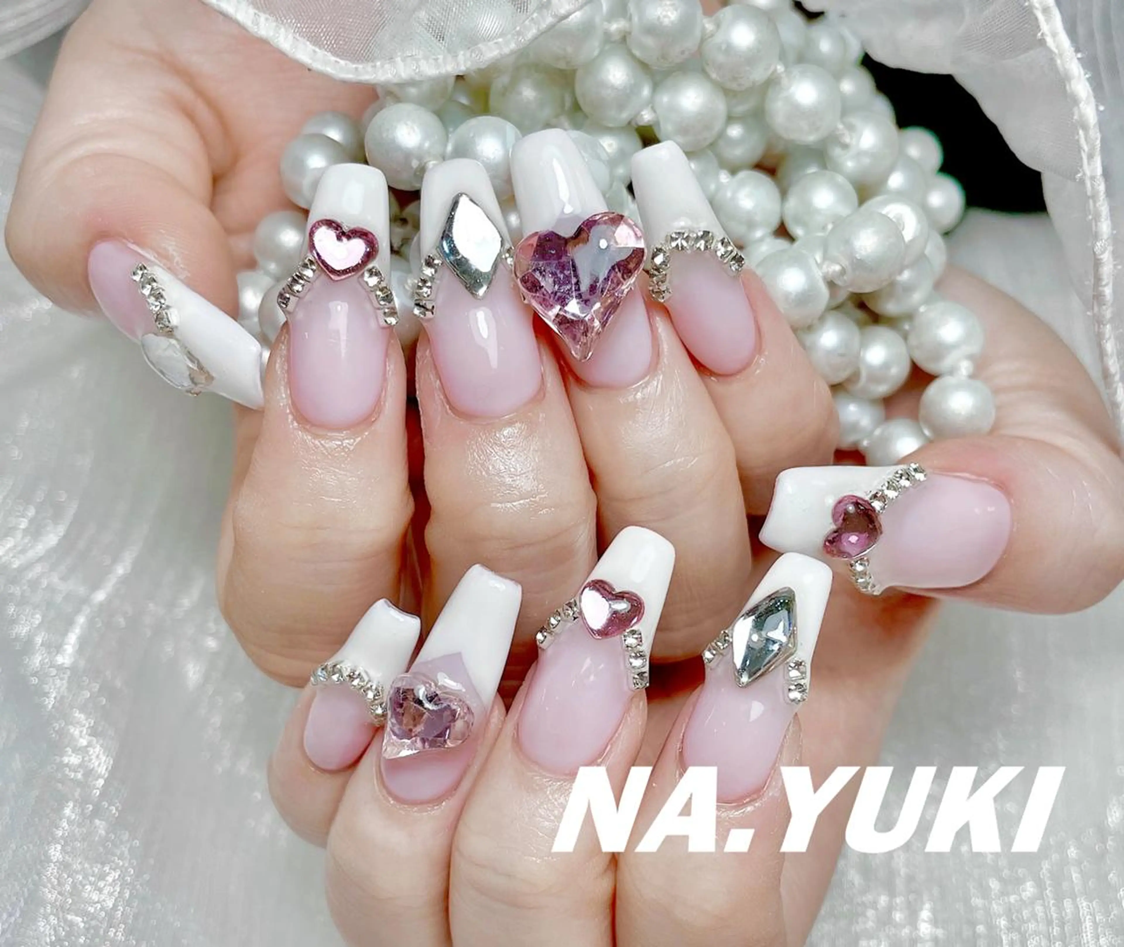 ネイル ハンドネイル ハンドケア 🌷 Mooning 🌷のネイルデザイン