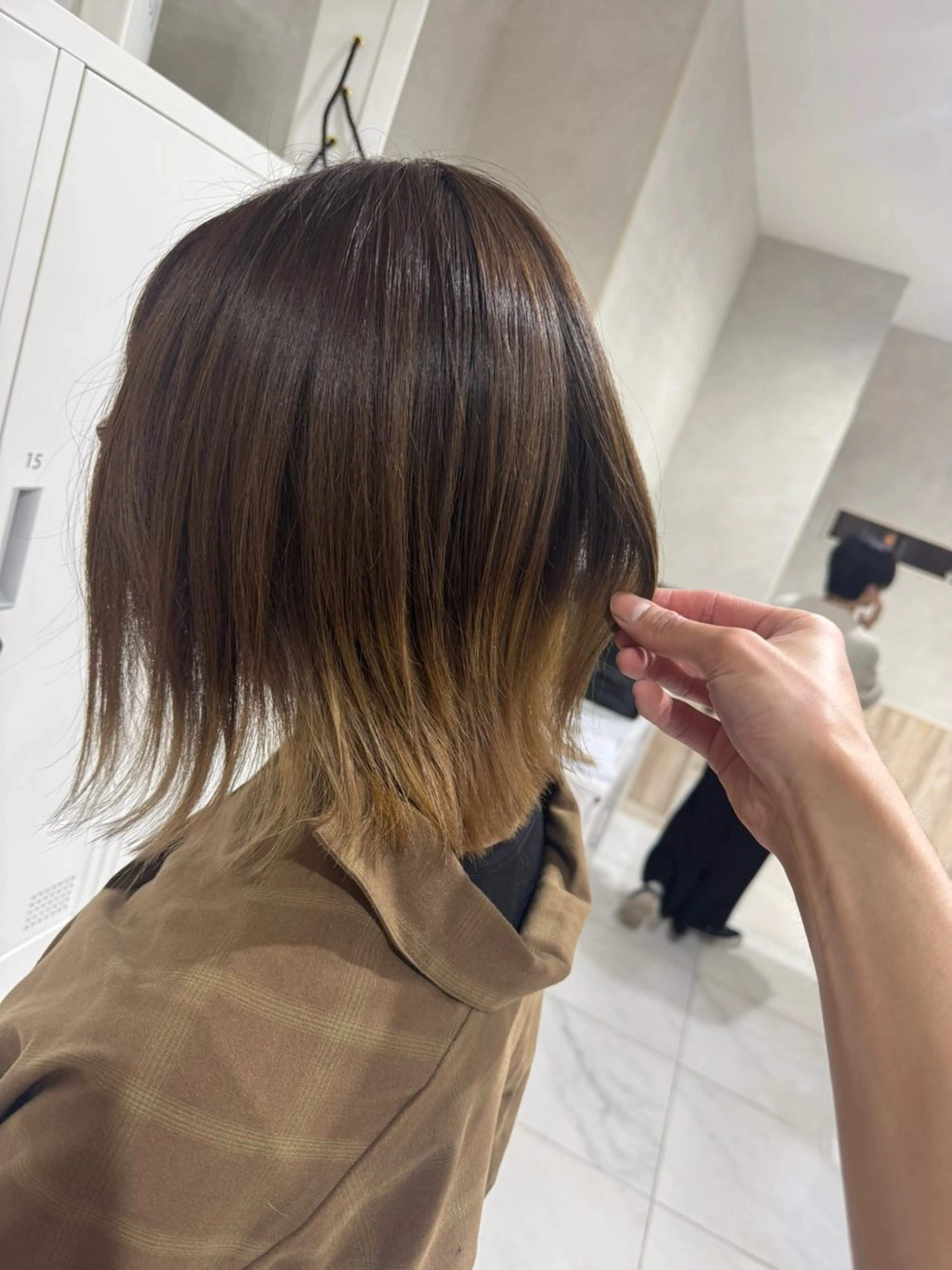 ミディアム カラー ベージュカラー ブリーチ ケアブリーチ 山脇 聖竜のヘアスタイル