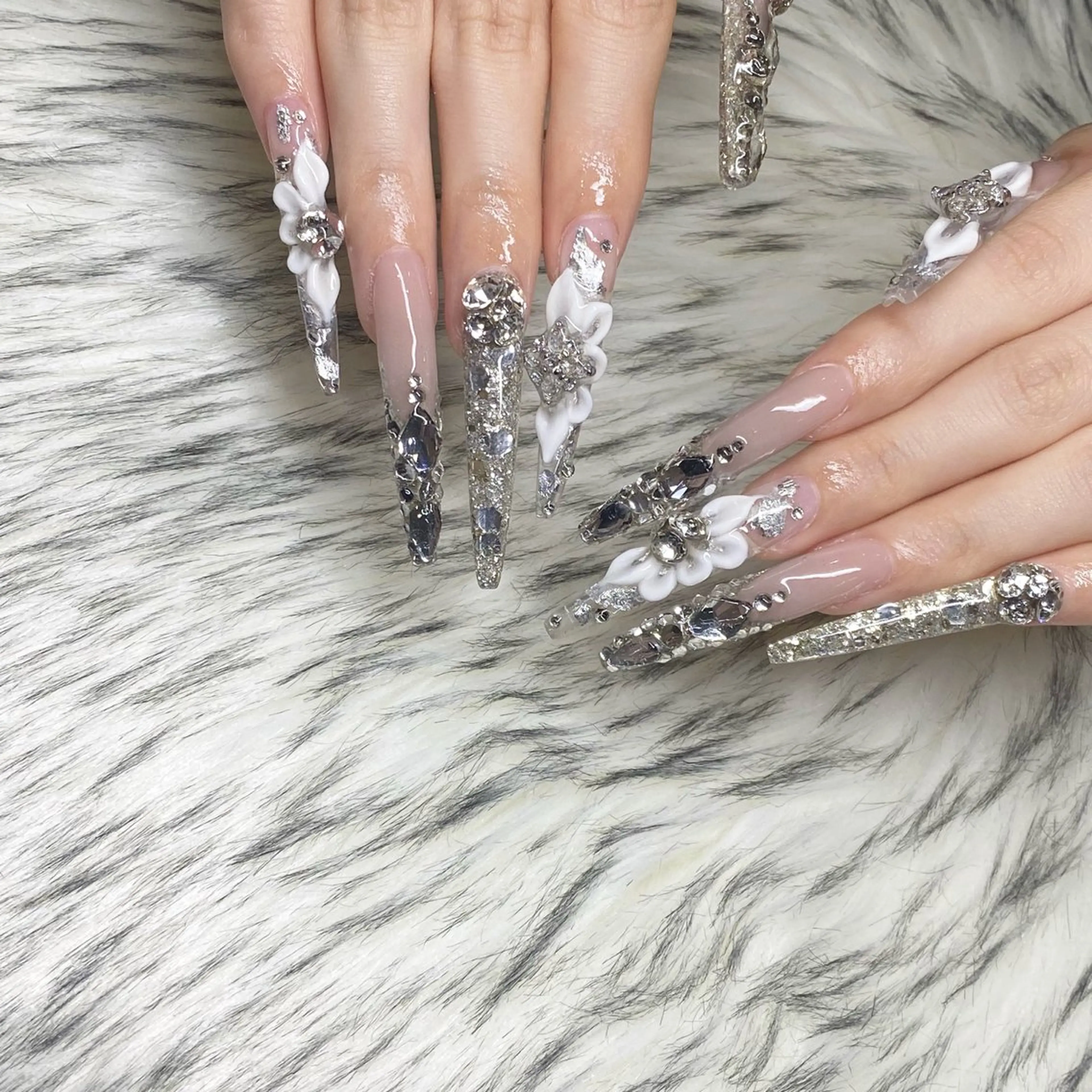 ネイル la vie Luire所属・la vie Luire アスカのネイルデザイン