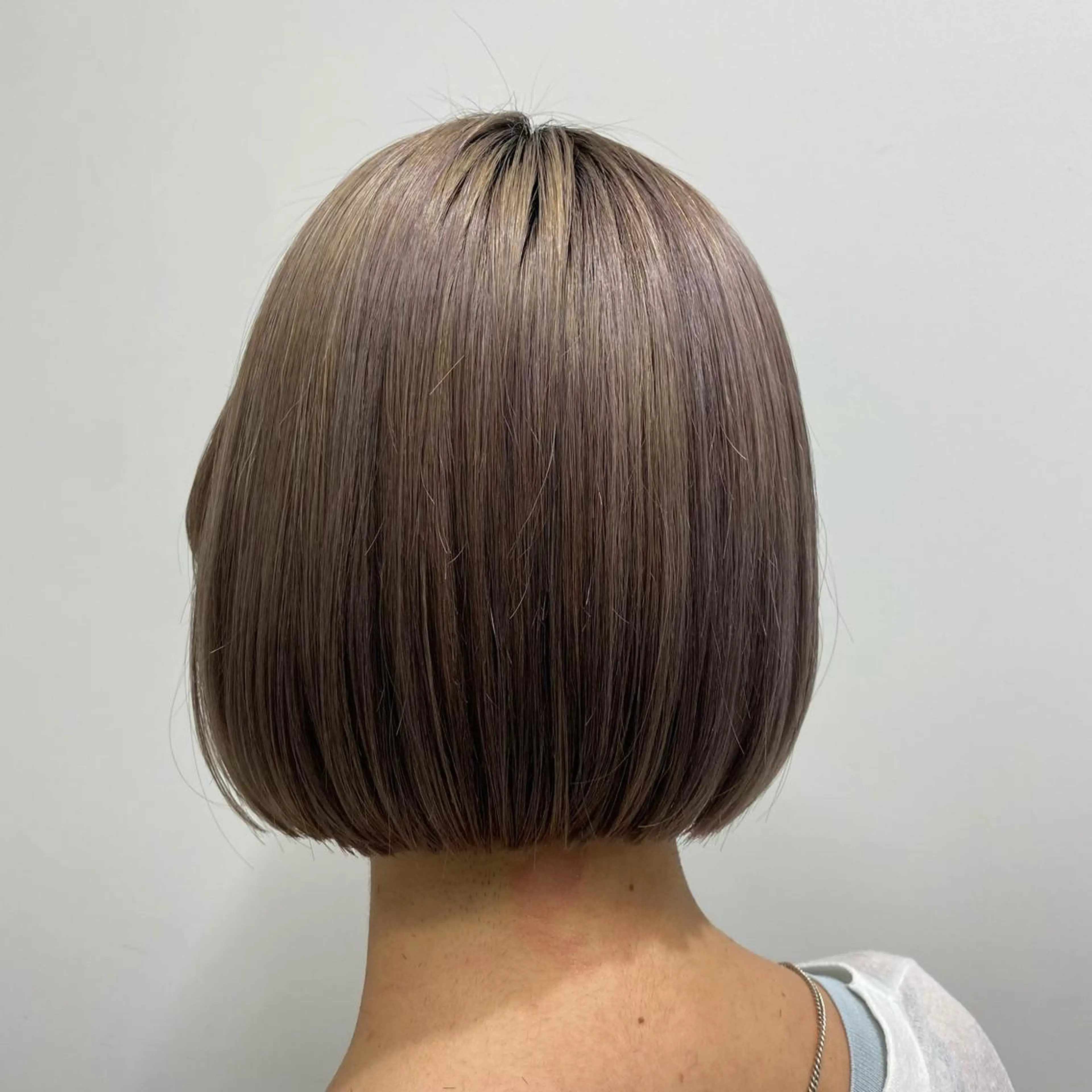 ショート ボブ カット 村山 豪歩のヘアスタイル