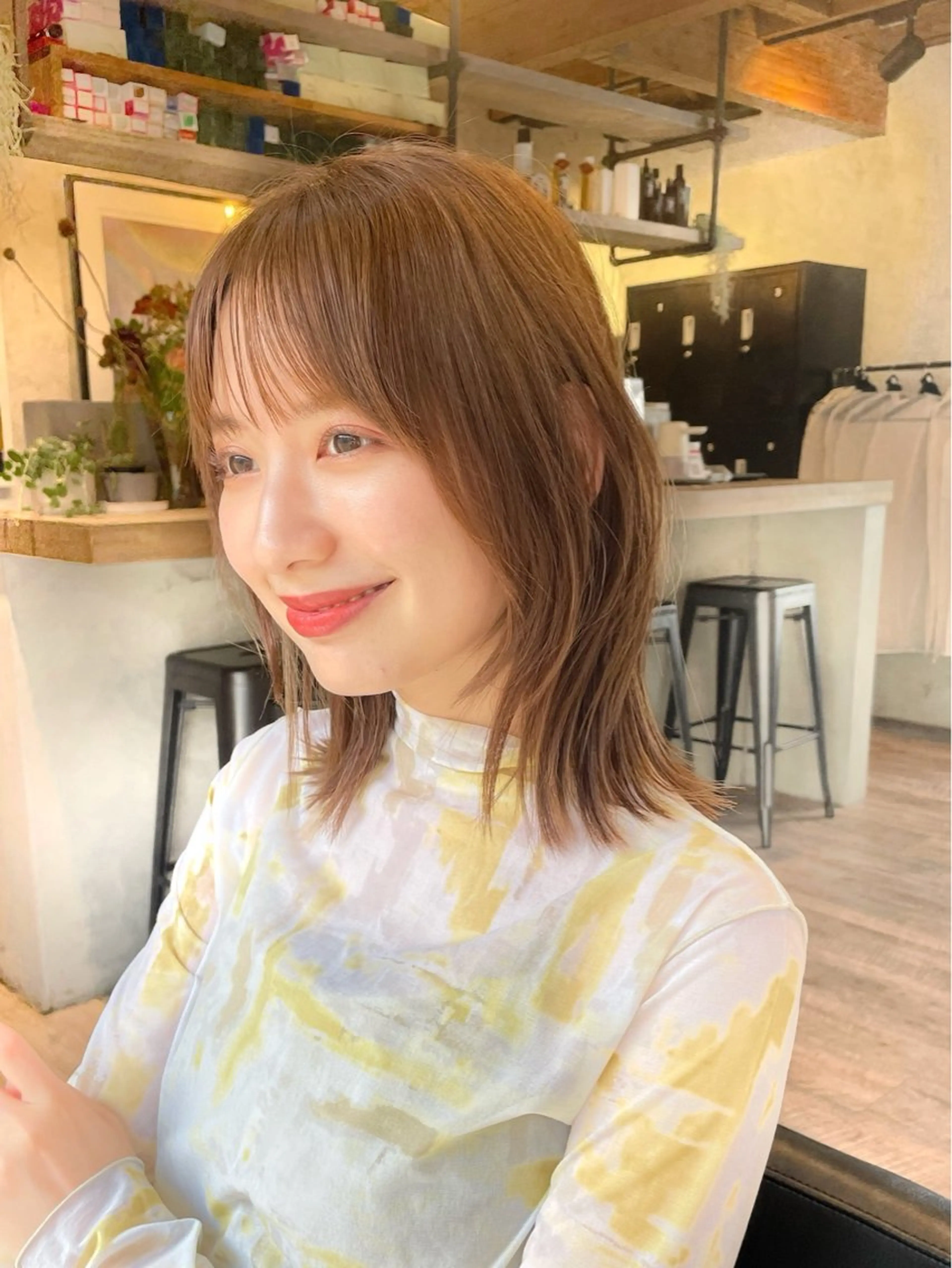 ミディアム カラー 切りっぱなしボブ ボブレイヤー ボブ くびれヘア 顔まわりレイヤー カット ヘアカラー 結べるレイヤーボブ くびれLady表参道のヘアスタイル