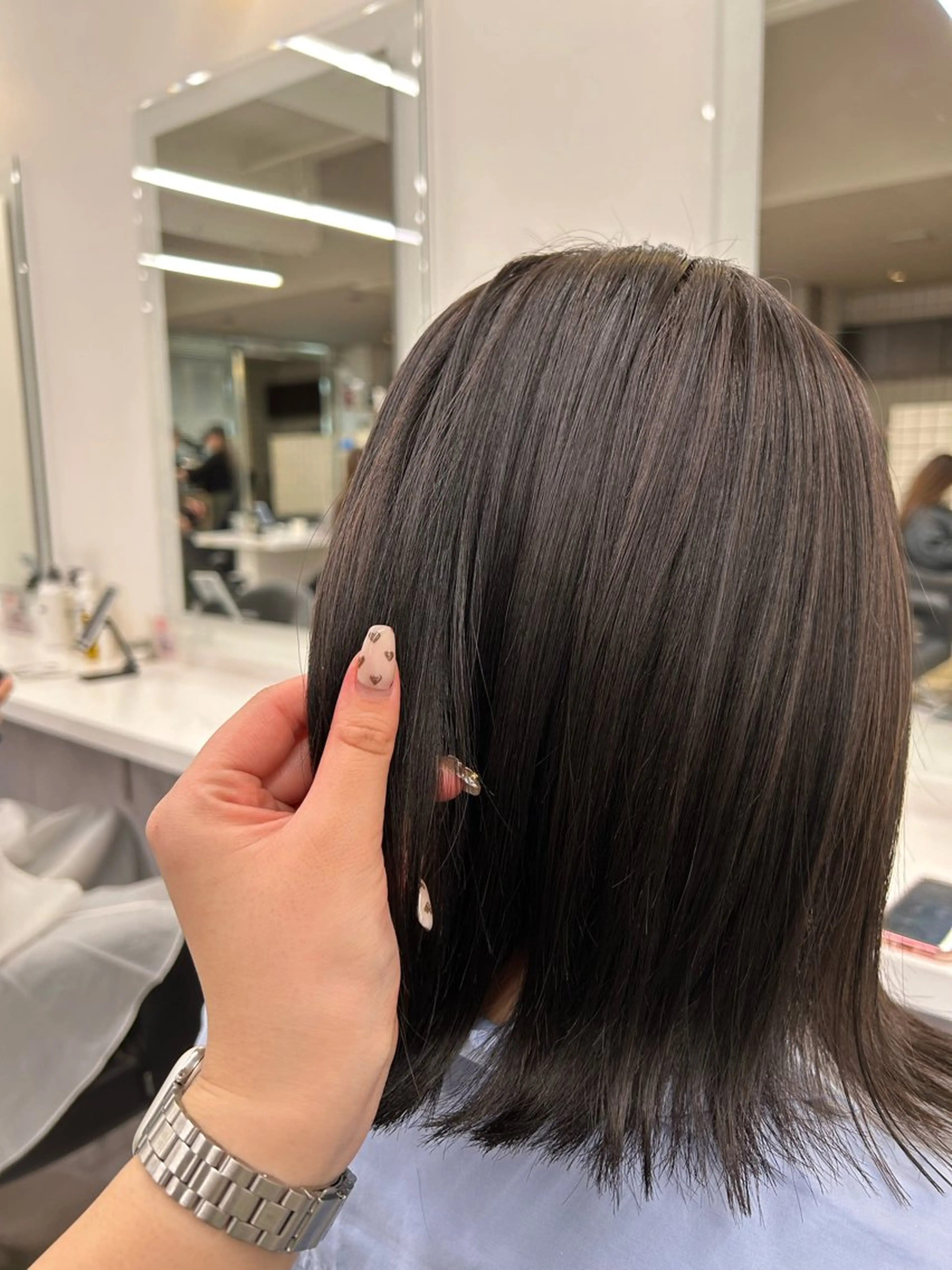 カラー ベージュ／ピンク【く すみカラー】レイヤーのヘアスタイル