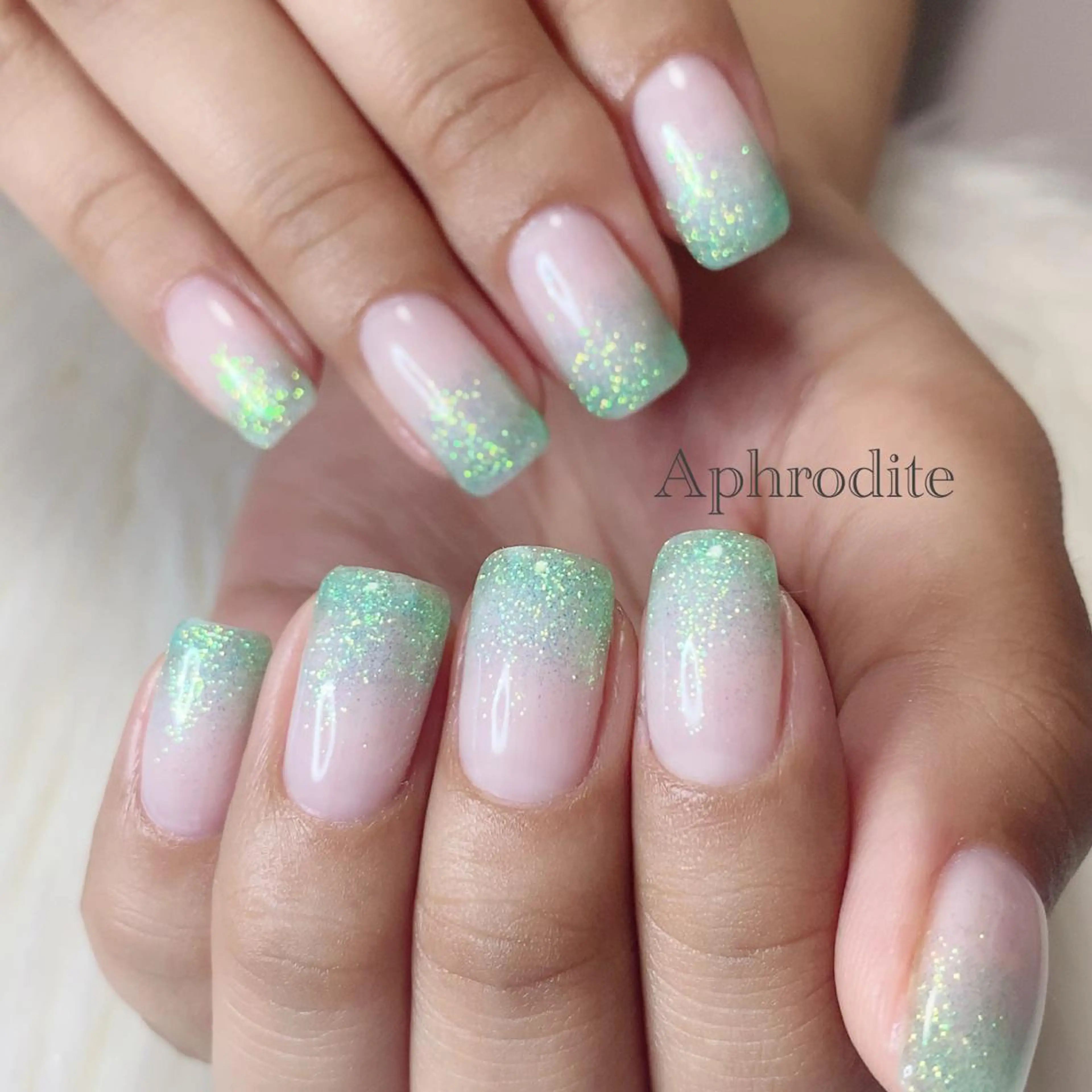 ネイル Aphrodite パラジェル認定サロンのネイルデザイン