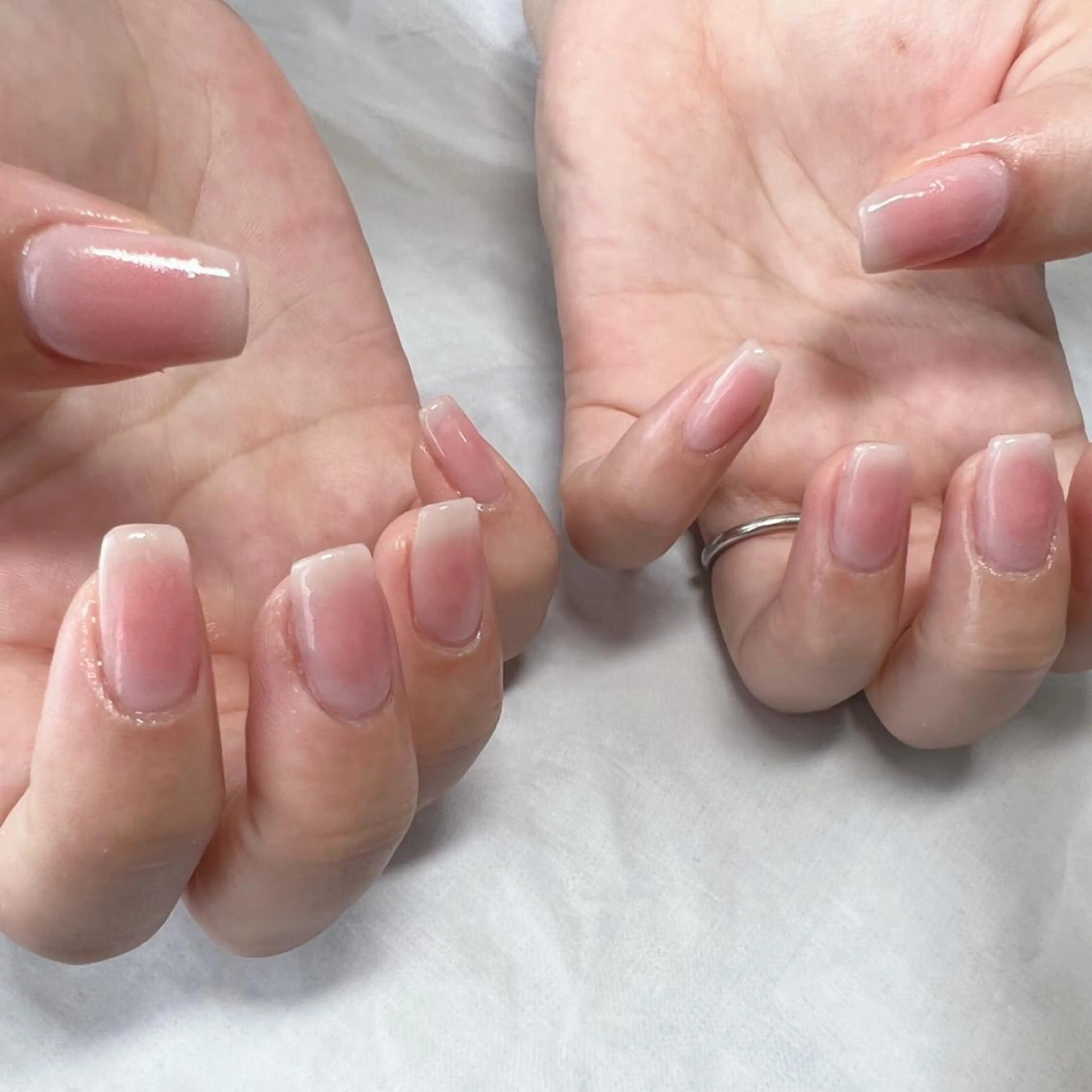 ミディアム ネイル チークネイル ハンドネイル nail salon émuのネイルデザイン