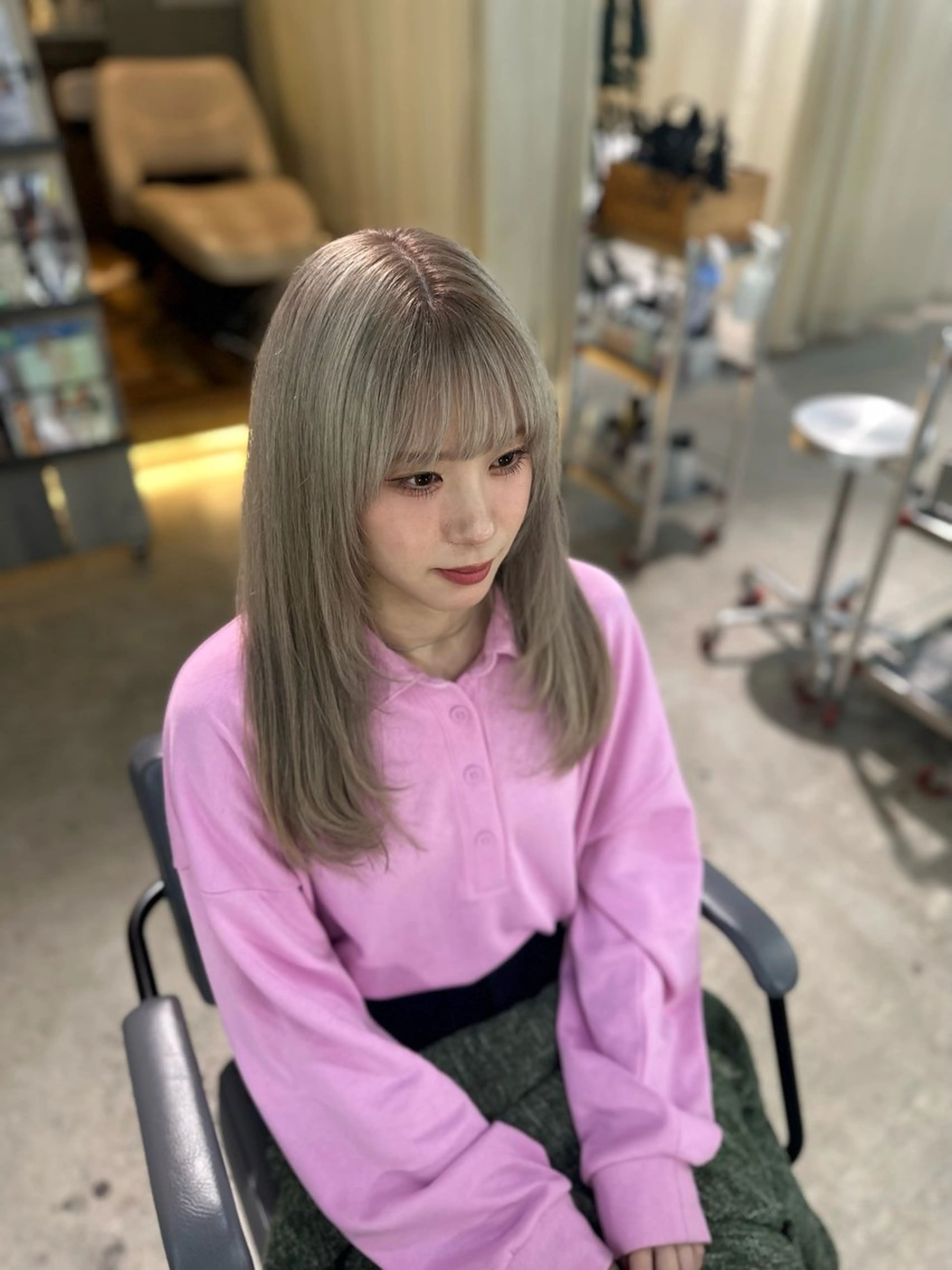 ロング カラー ベージュカラー ホワイトベージュ 顔まわりレイヤー レイヤーカット 溜 一太のヘアスタイル