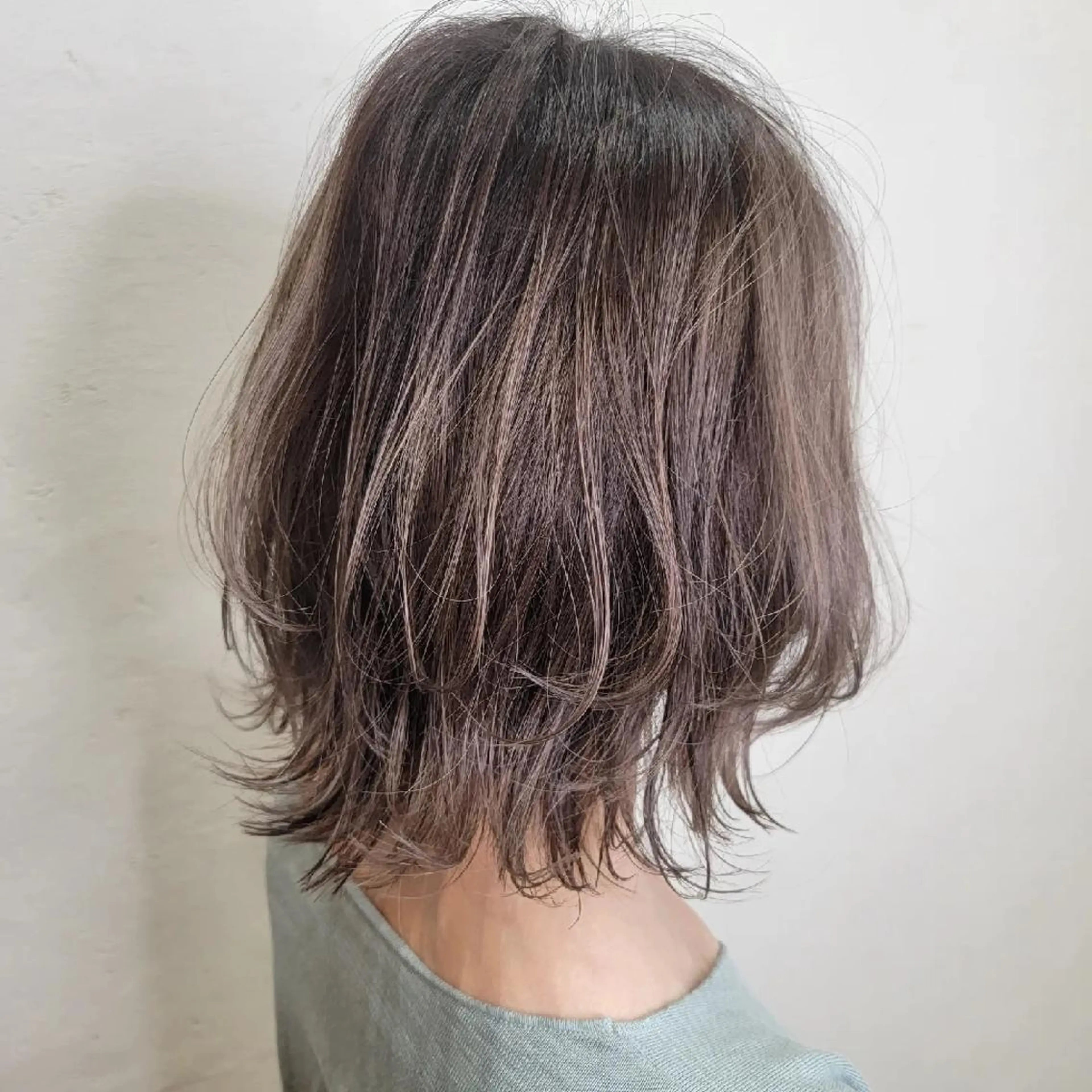 ミディアム ウルフカット 手代木 遼のヘアスタイル