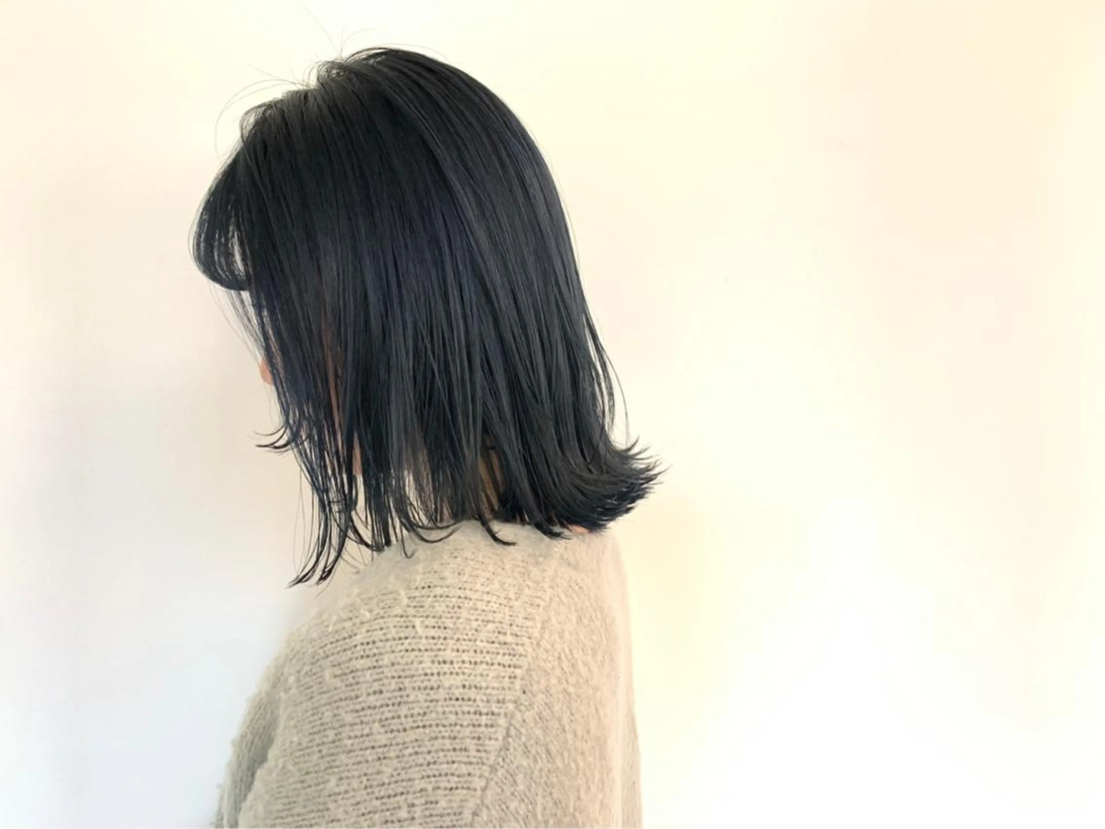 ミディアム カラー 鈴木 美紅のヘアスタイル