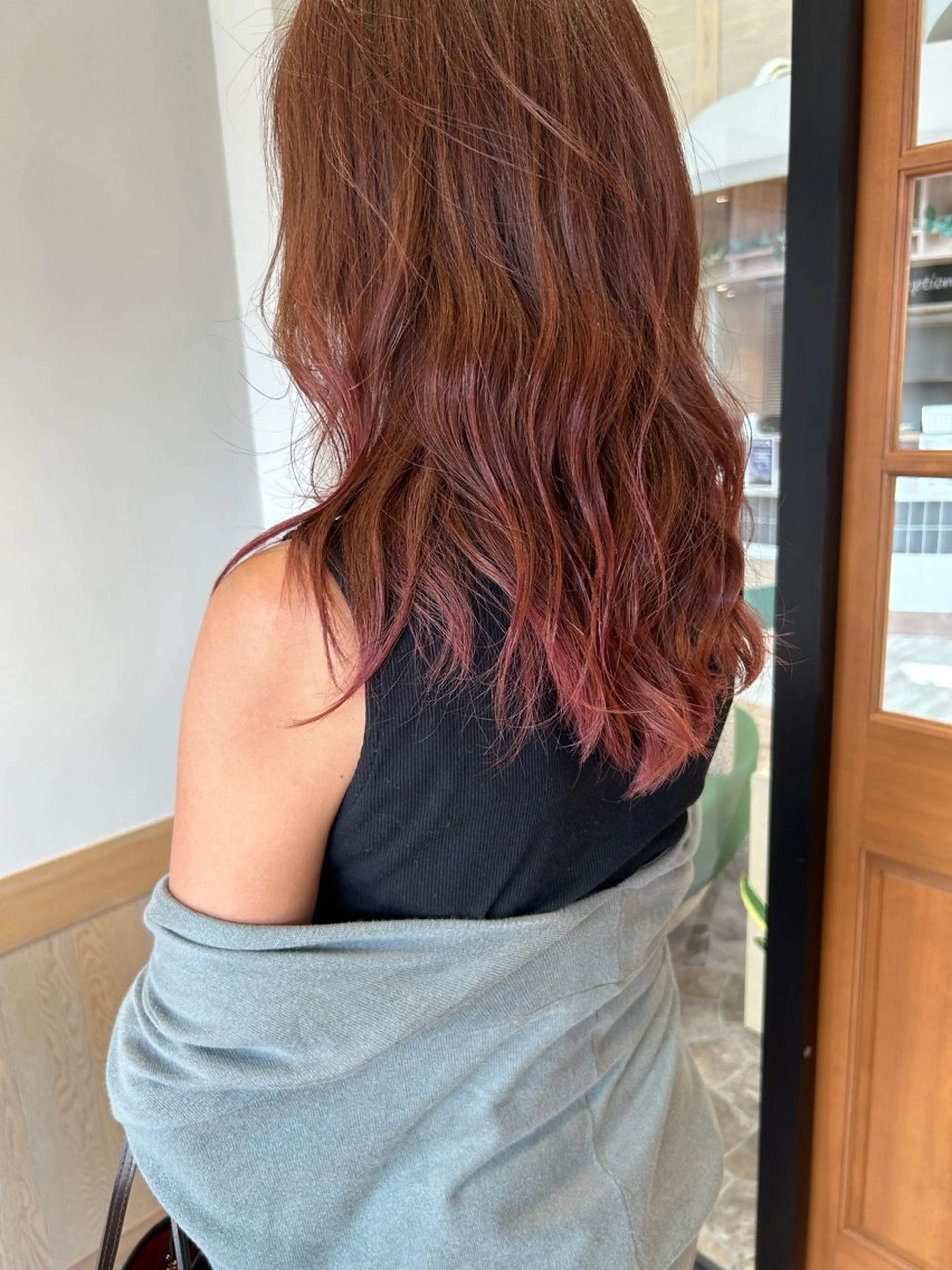 カラー グラデーションカラー 津田 七美希のヘアスタイル