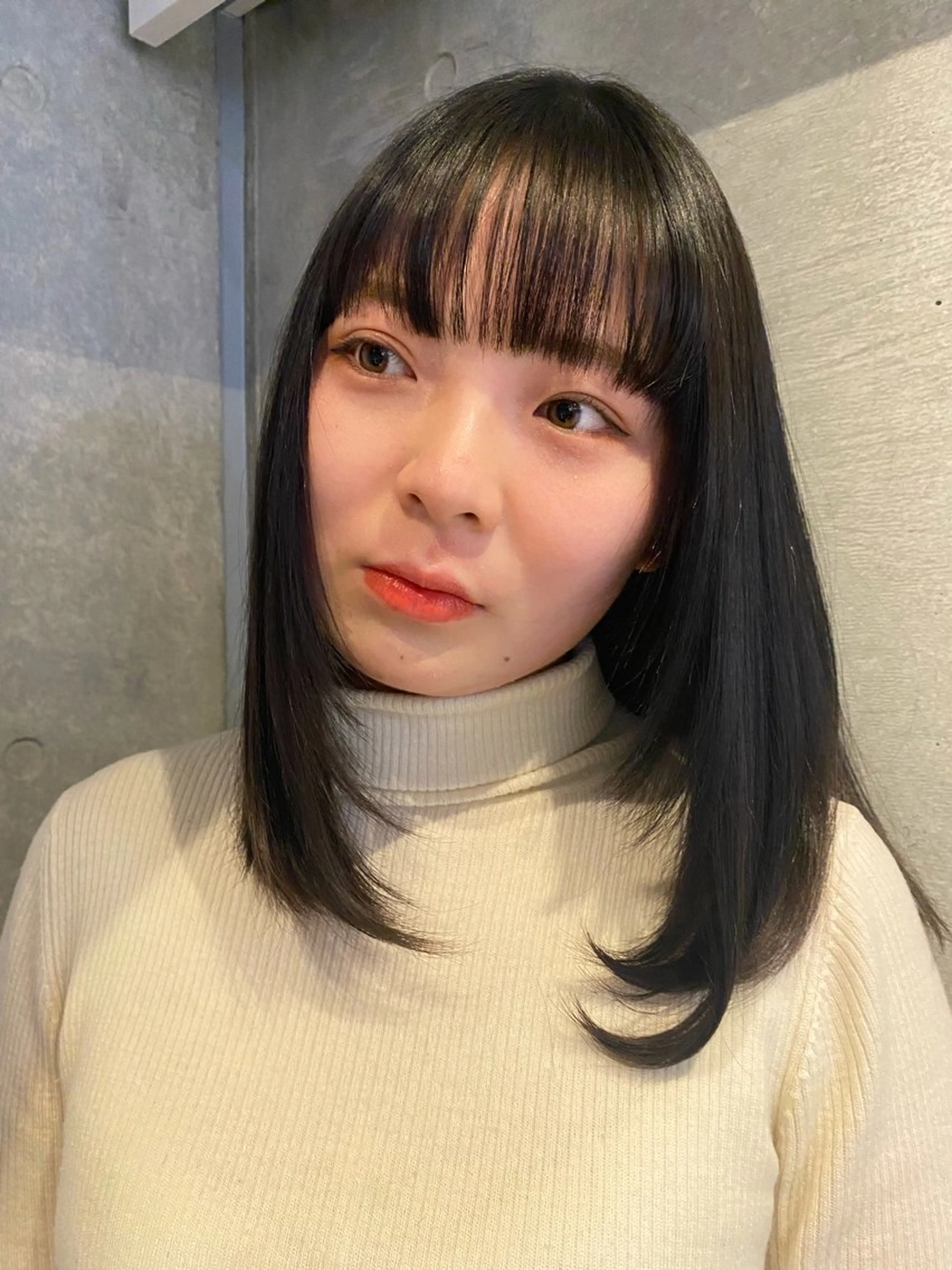 ミディアム カラー カット ヘアカラー 室谷 侑奈のヘアスタイル