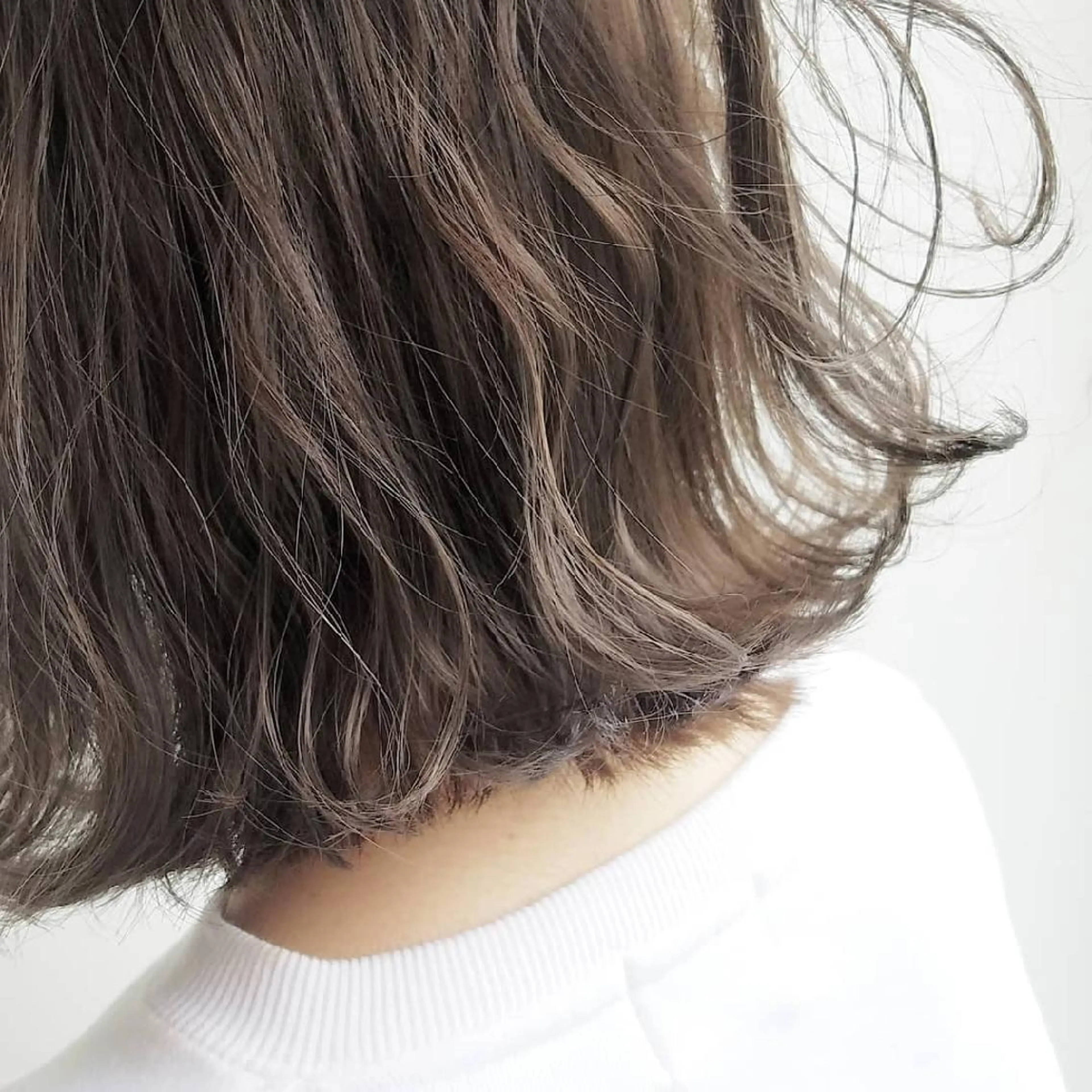 ミディアム カラー 透明感カラー iplus✴ まつげ、眉毛、耳つぼのマツエク・マツパデザイン