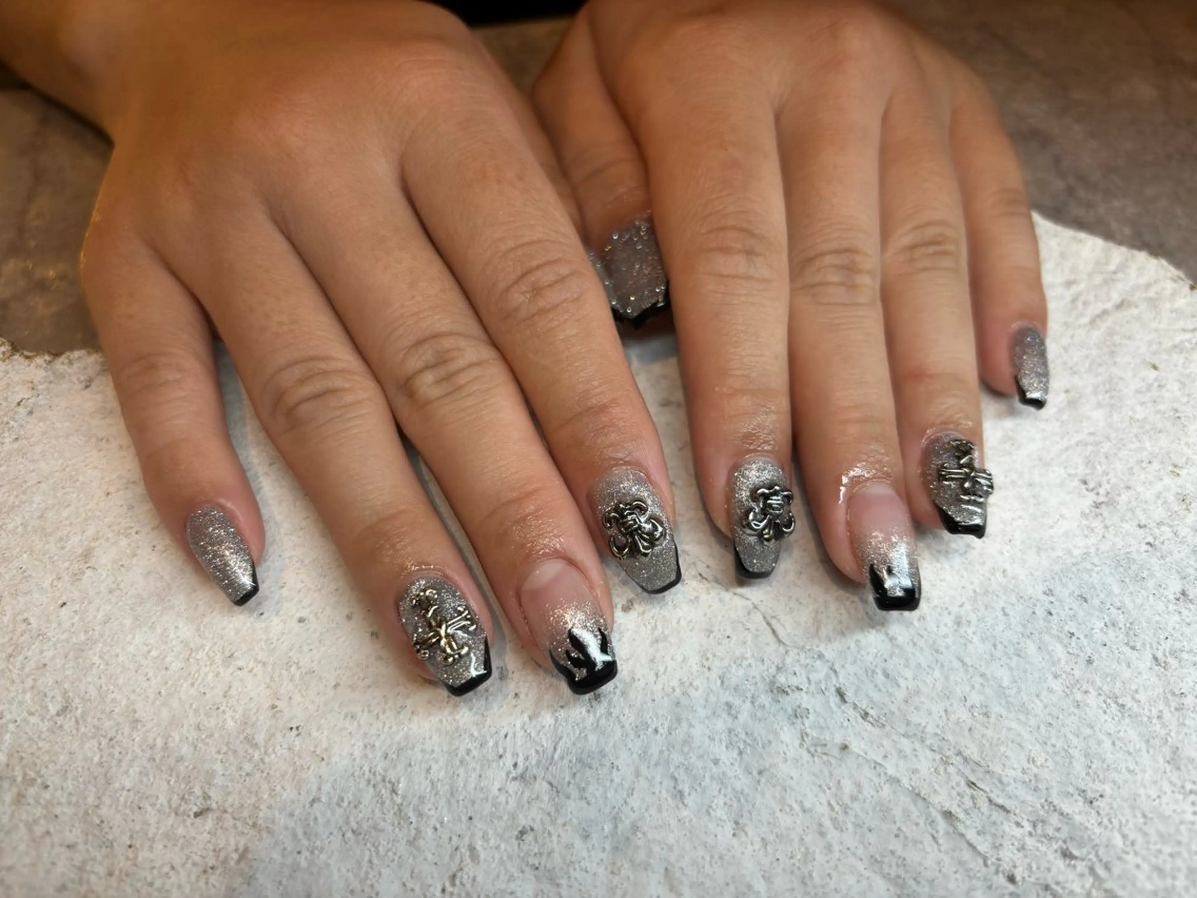 ネイル フラッシュネイル シルバー HONOKA W 【深江橋店】のネイルデザイン