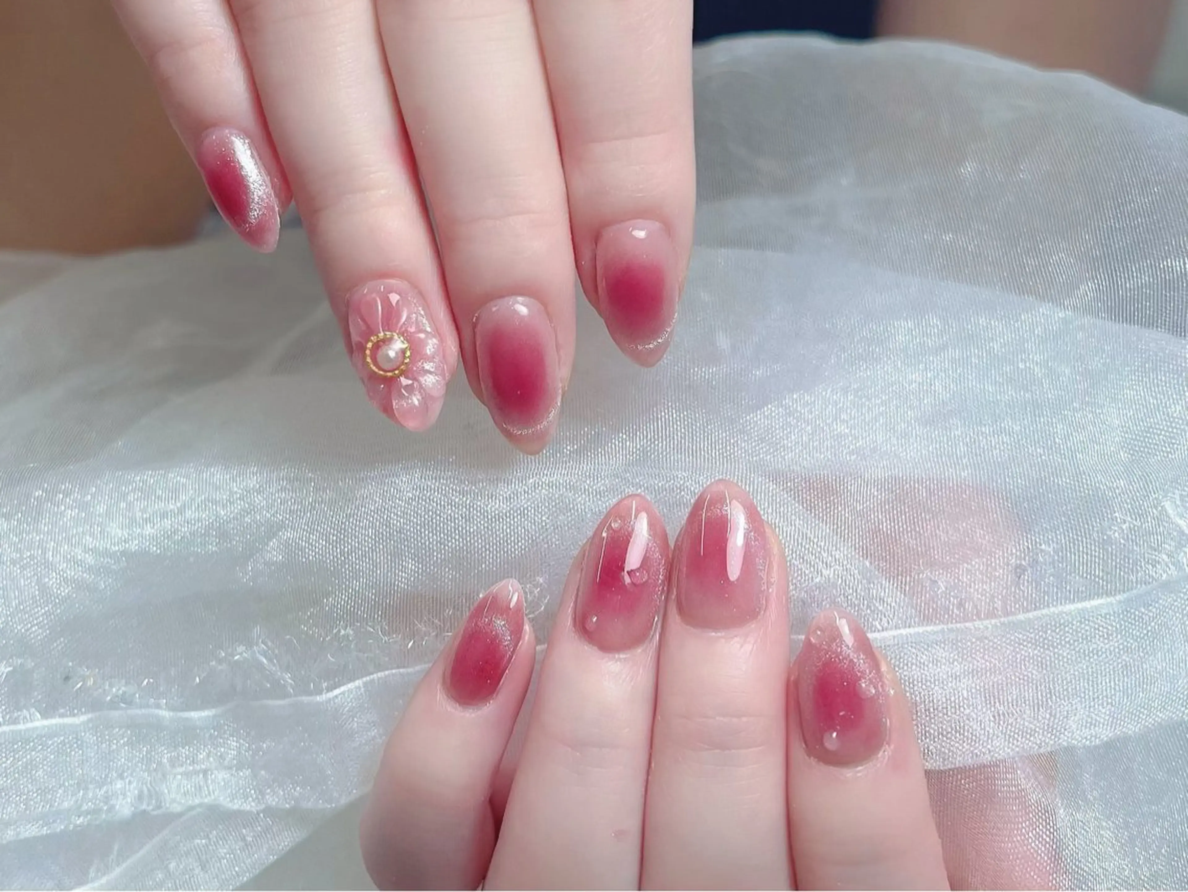 ネイル オーロラネイル フレンチネイル グラデーション 韓国ネイル マグネットネイル ハンドネイル NOA NAILのネイルデザイン