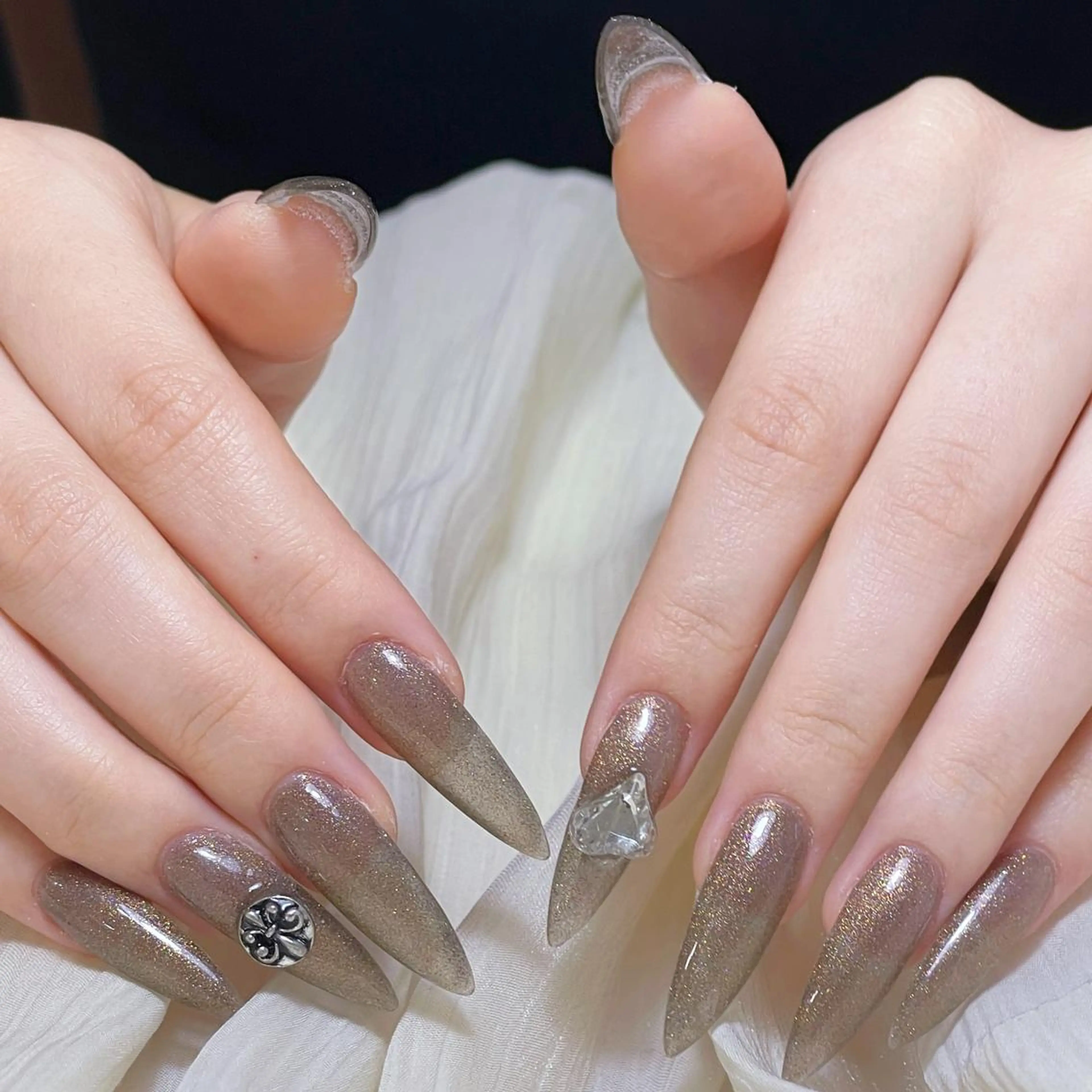 ネイル アートネイル オーロラネイル ガーリー キラキラネイル 韓国ネイル ハンドネイル diamond ♥のネイルデザイン