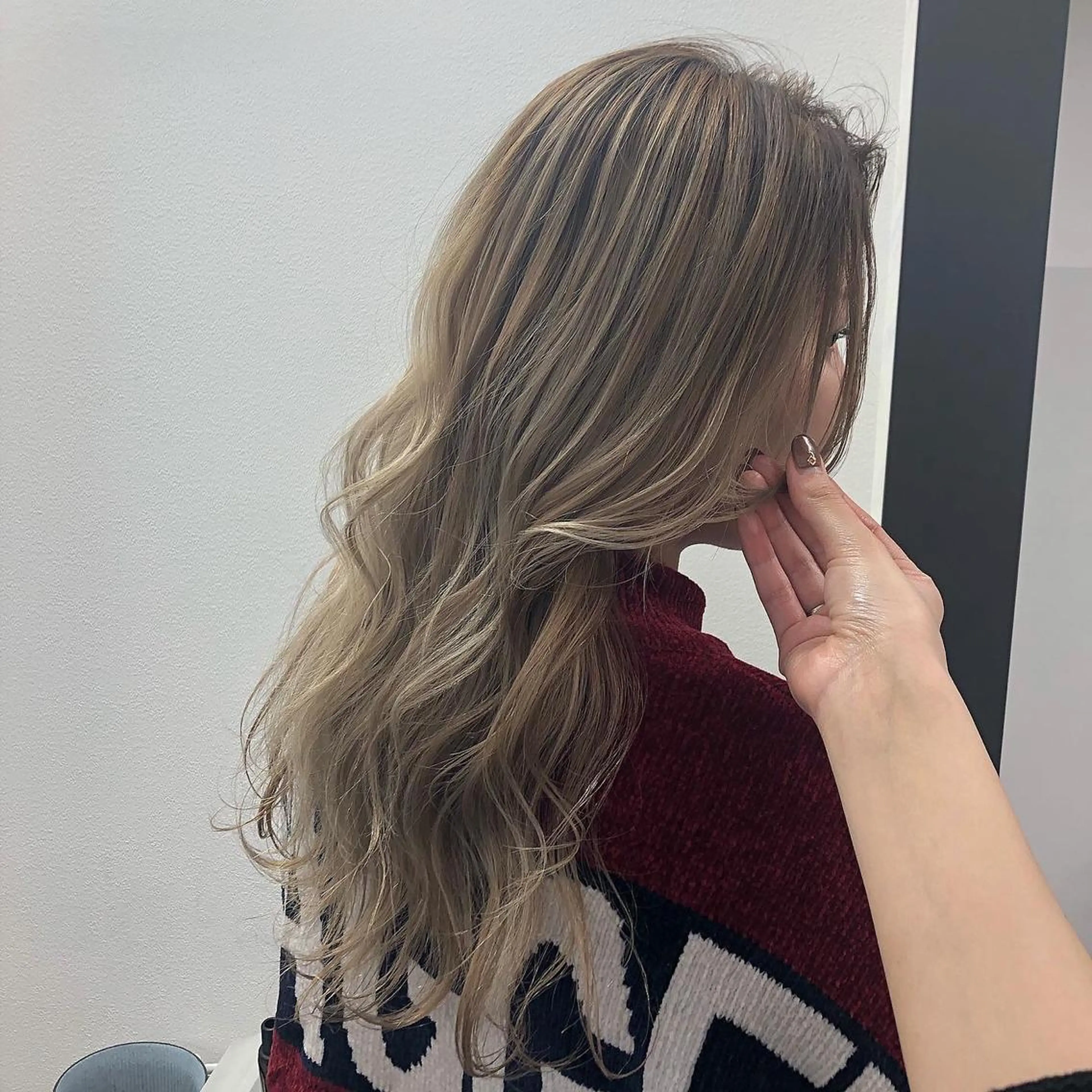 ロング カラー GiseL アンリのヘアスタイル