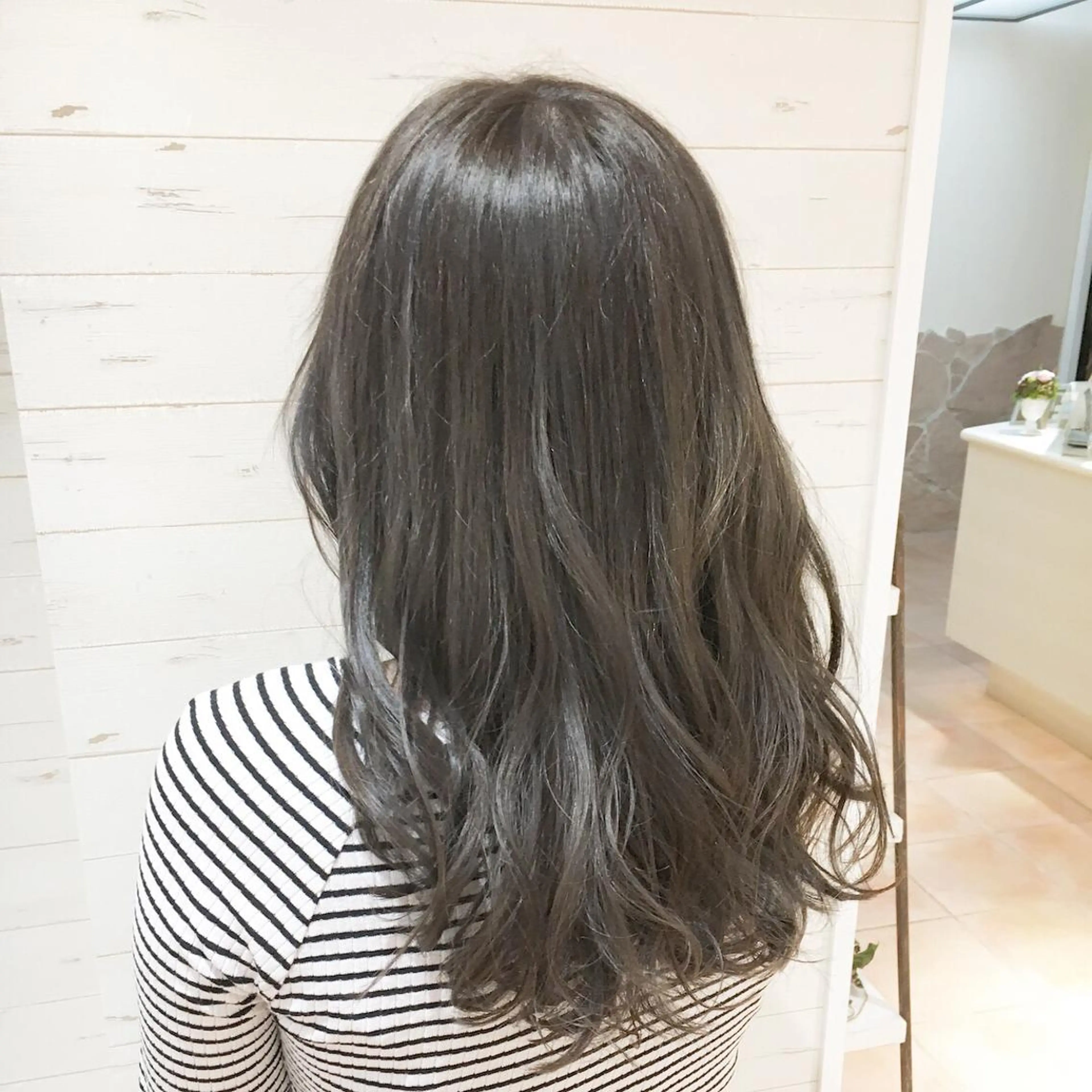 セミロング カラー ヘアアレンジ グレージュ ハイライトカラー ハイライト ヘアカラー トリートメント ✨艶髪✨透明感✨ 山内大樹のヘアスタイル