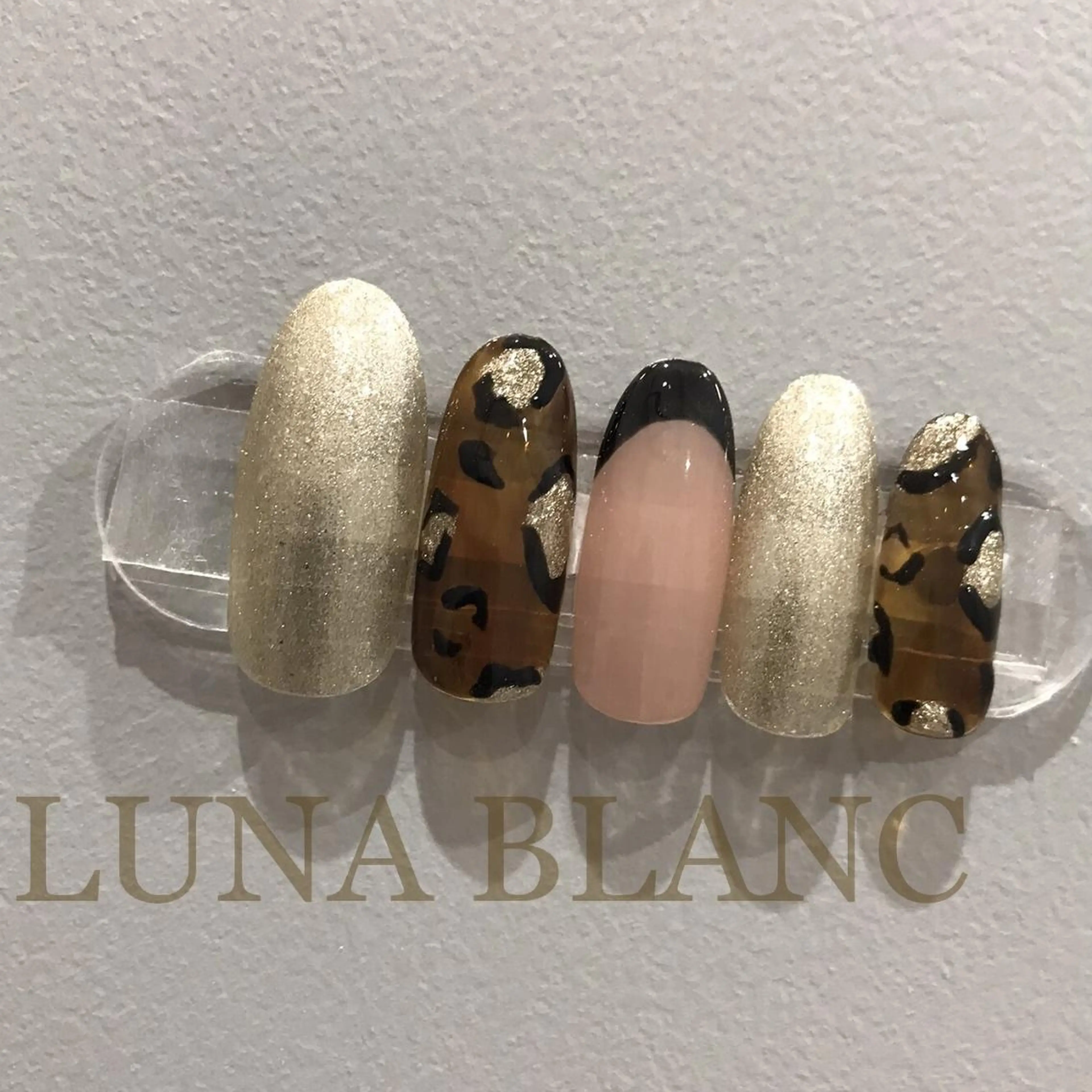 ミディアム ハンドネイル nail LUNA BLANCのネイルデザイン